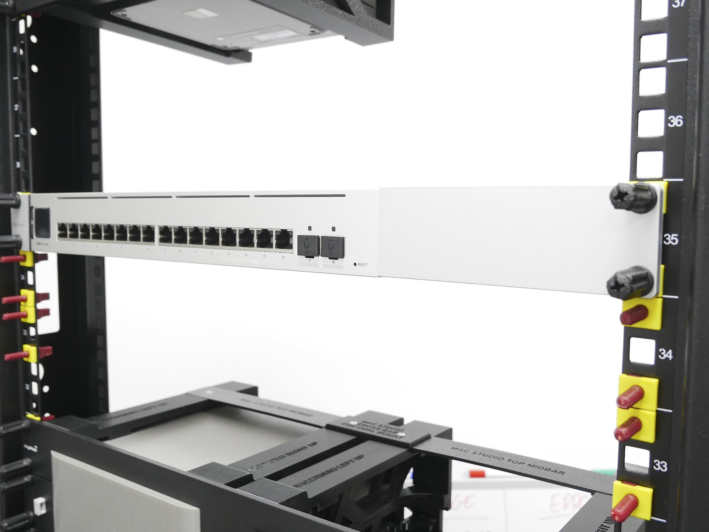 Ubiquiti Rack Mount USW-PRO-MAX-16 19inch 1U Injection Molded Front Panel Silvergrey