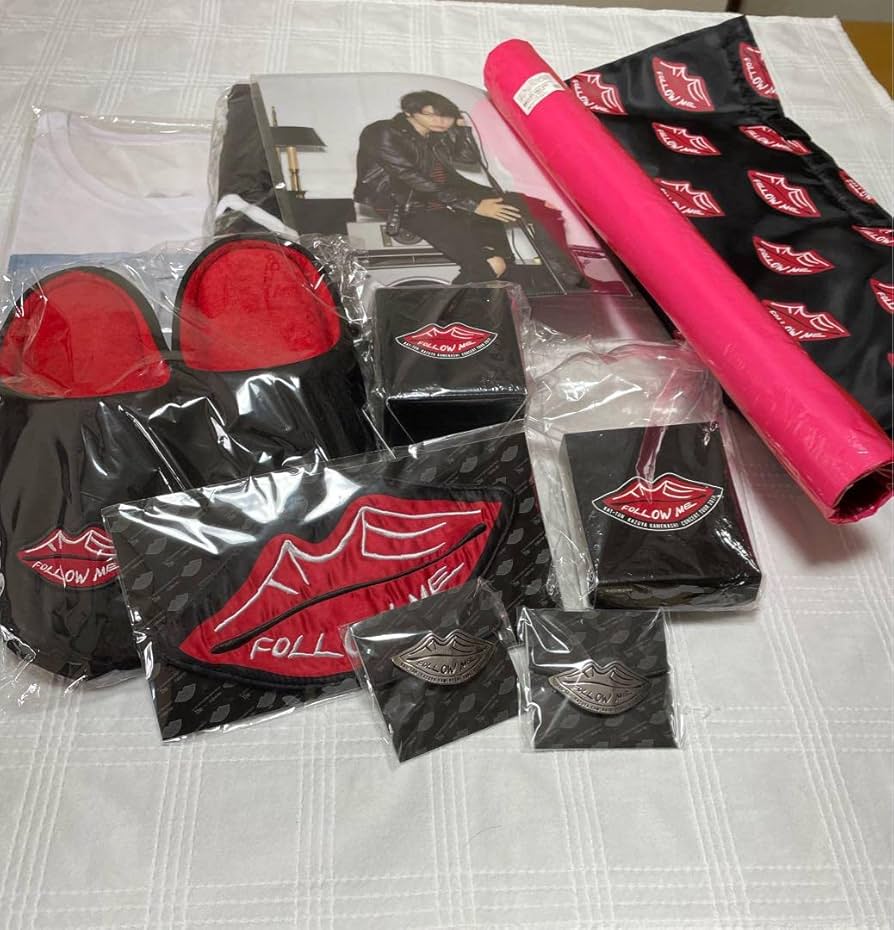 亀梨和也 ソロコン FOLLOW ME グッズ Amazon.co.jp: 亀梨和也ソロコン Follow meツアーグッズまとめ