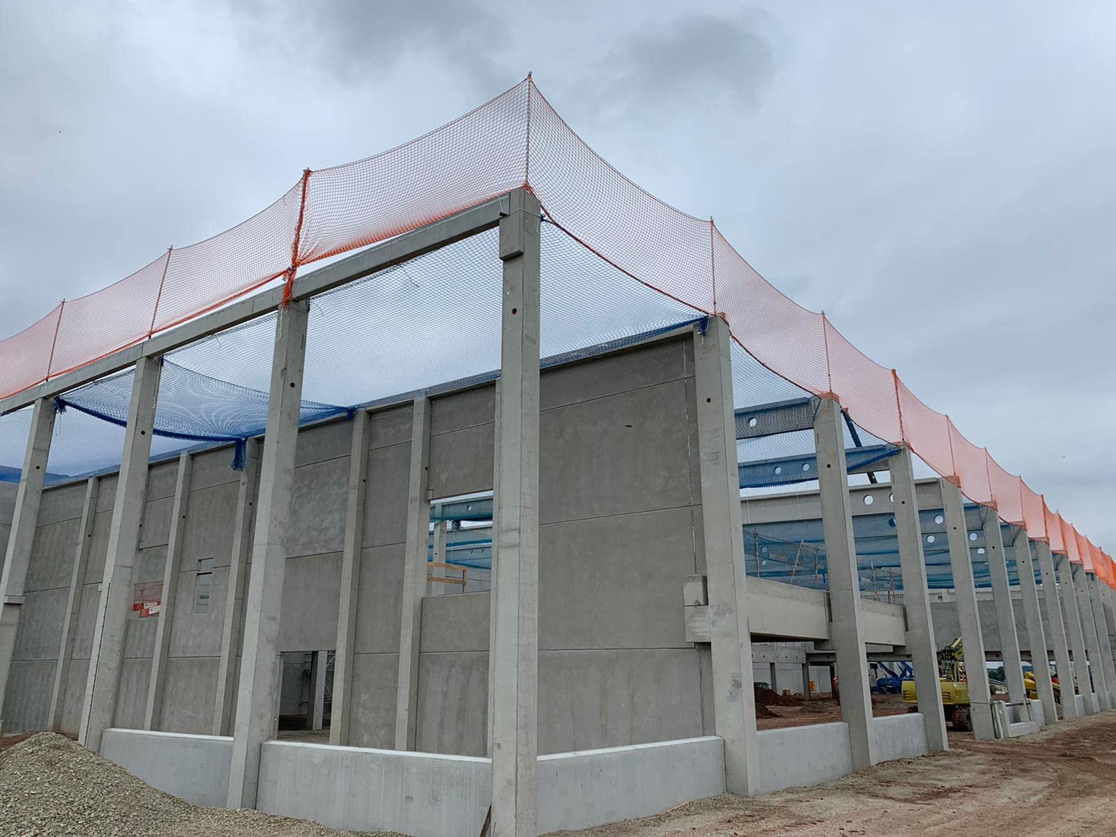 Seitenschutznetz 2m x 10m, # 10,0cm, grün, DIN EN-1263-1 Dachdeckerfangnetz Gerüstnetz