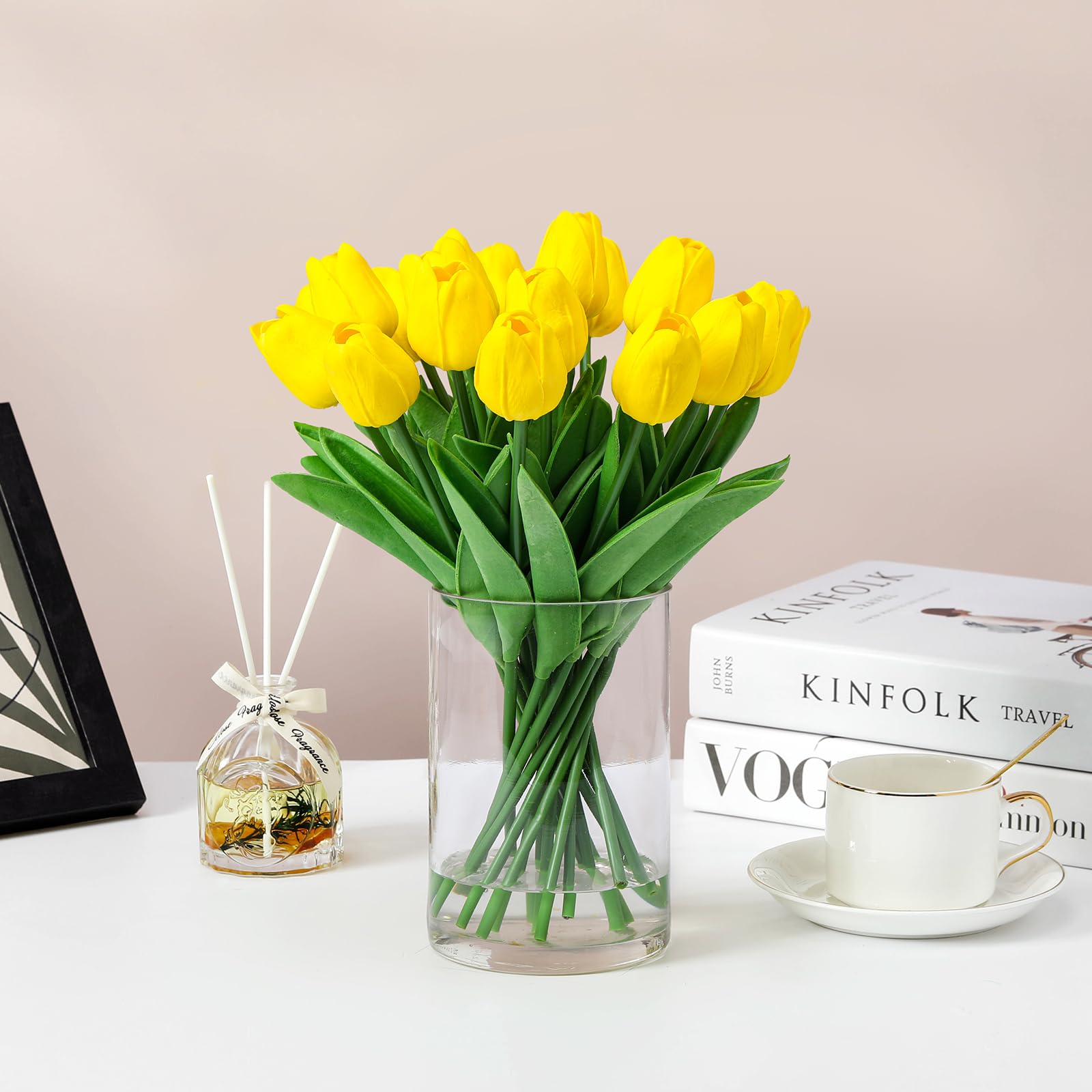 Künstliche Tulpen in Vase, künstliche Tulpen mit Vase und künstlichem Wasser, für Heimdekoration, Esstisch, Gelb, 20 Stück