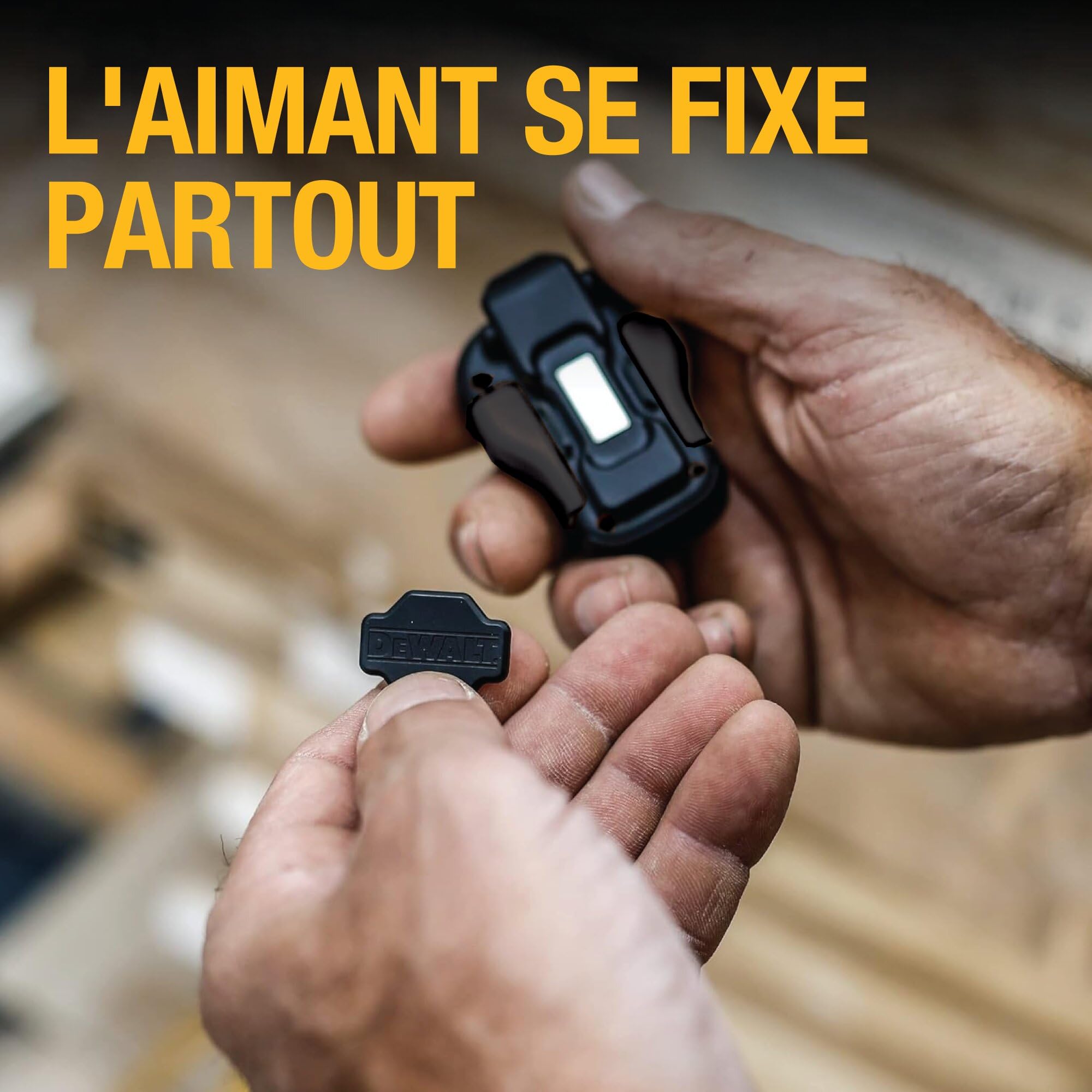 DEWALT Enceinte Bluetooth Portable Enceinte Bluetooth sans Fil avec Clip magnétique — Enceinte Portable étanche Jobsite Pro — Microphone intégré pour Une Utilisation Mains Libres, Jaune