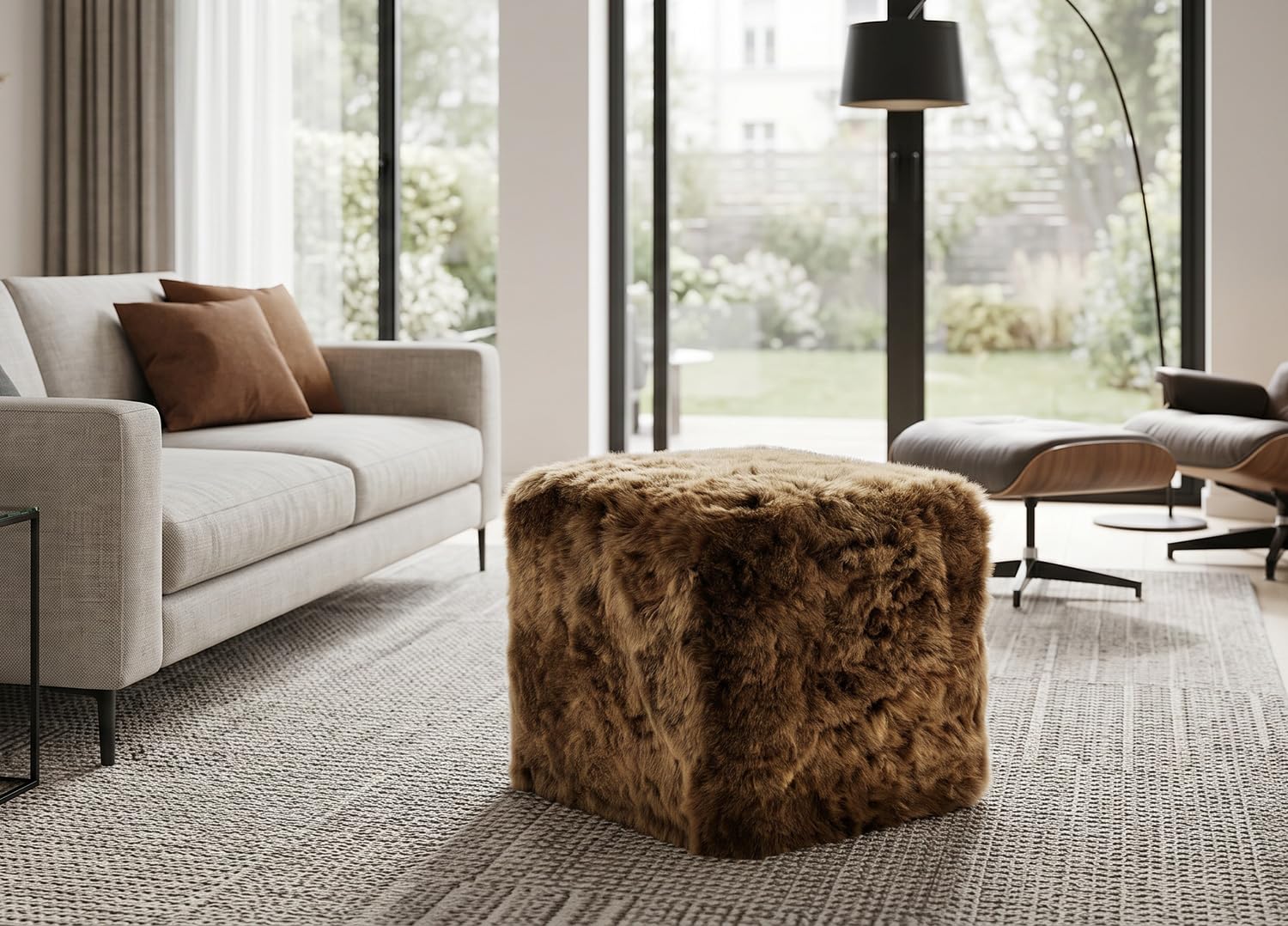 generisch Hocker Ottomane Sitzwürfel Pouf aus Lammfell Goldbraun mit Holz Gestell 42 x 42 x 42 cm