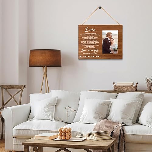 Miniatura 6 de Marco de fotos Love Never Fails, 1 Corintios 13:4-8, regalo único para parejas para aniversario de boda, San Valentín, compromiso, despedida de