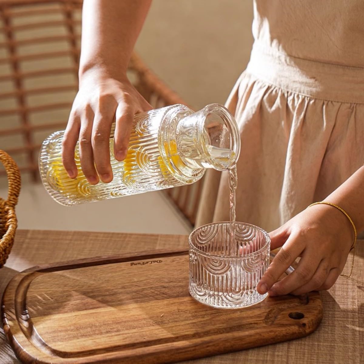 Carafe à Eau de Chevet et Tasse en Verre,Bouteille De Bain ee Bouche en Verre Transparent Pour thé Glacé, Boissons Pour Chambre à Coucher, Table de Chevet, Cuisine, 630Ml,2 Pièces (Clair)