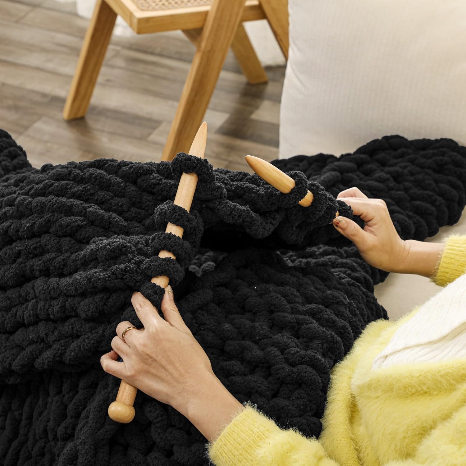 WESHIONGOO Chunky Knit Blanket Throw 40"*40" Knitted Throw Blankets for Couch Bed Fluffy Soft Blanket with Jumbo Chenille Yarn Thick 100% Handmade(Black) - Image 2