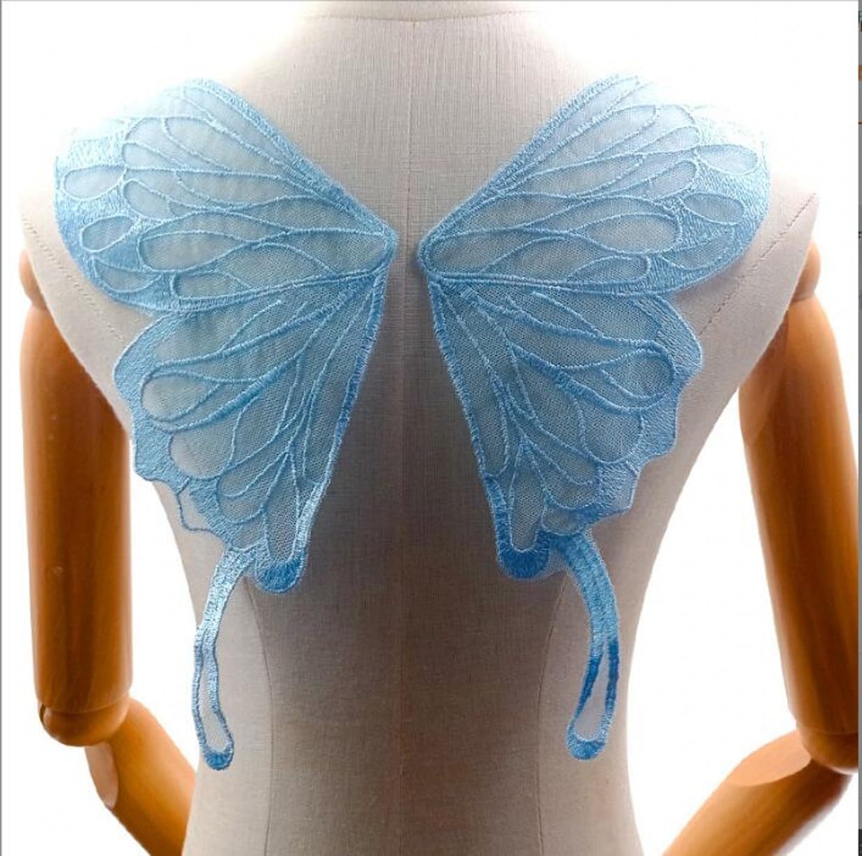 4Pcs 4-Color Butterfly Lace Appliques，Embroidered Trim Patches for Women Costume，DIY Crafts Decor，Blue/Navy/Sky Blue/Green