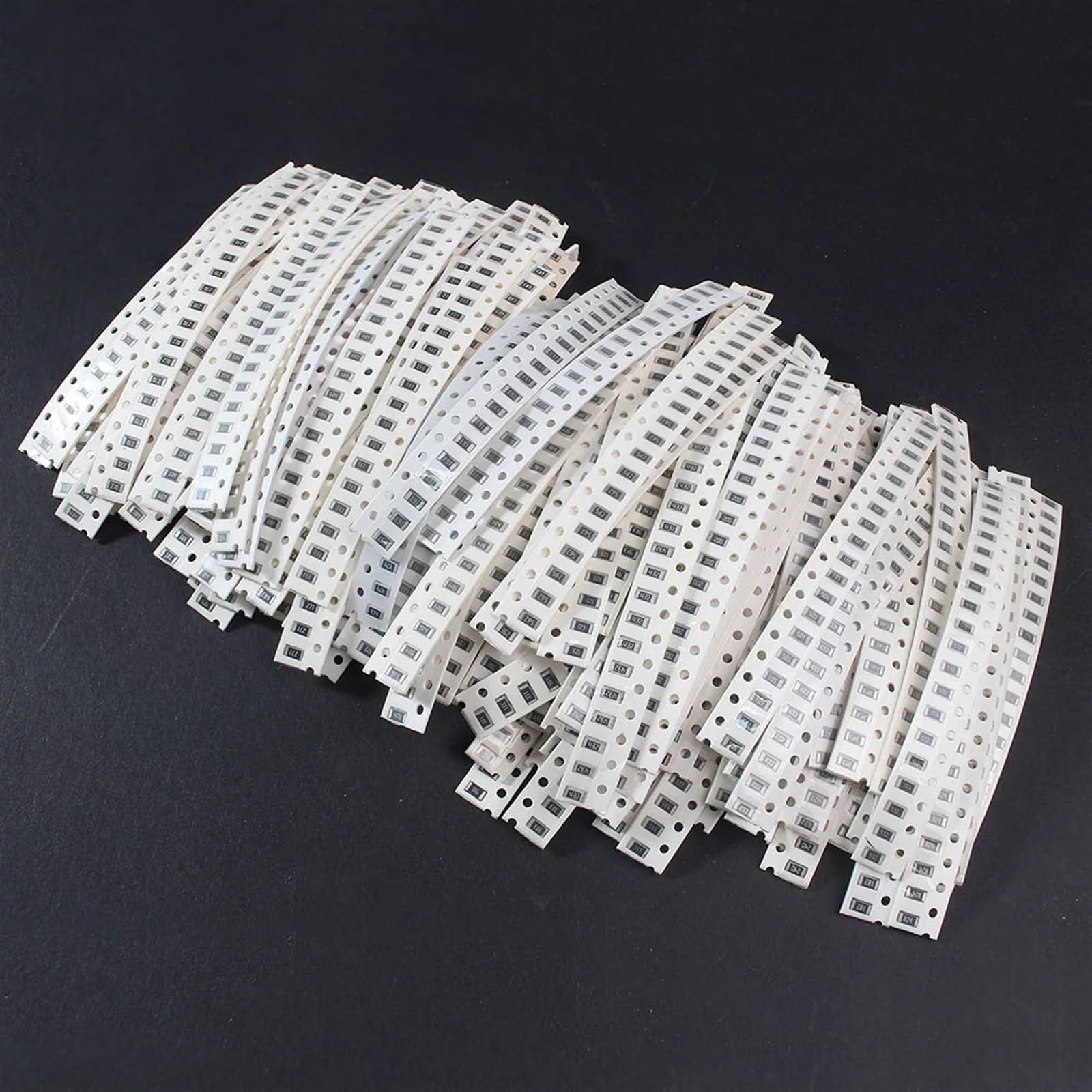 146 valores * 20 piezas = 2920 piezas 0805 1206 Kit surtido de resistencias en Chip 0R 1R ~ 1M ohm Kit de muestra, paquete surtido de resistencias SMD 5%(0805 Kit)