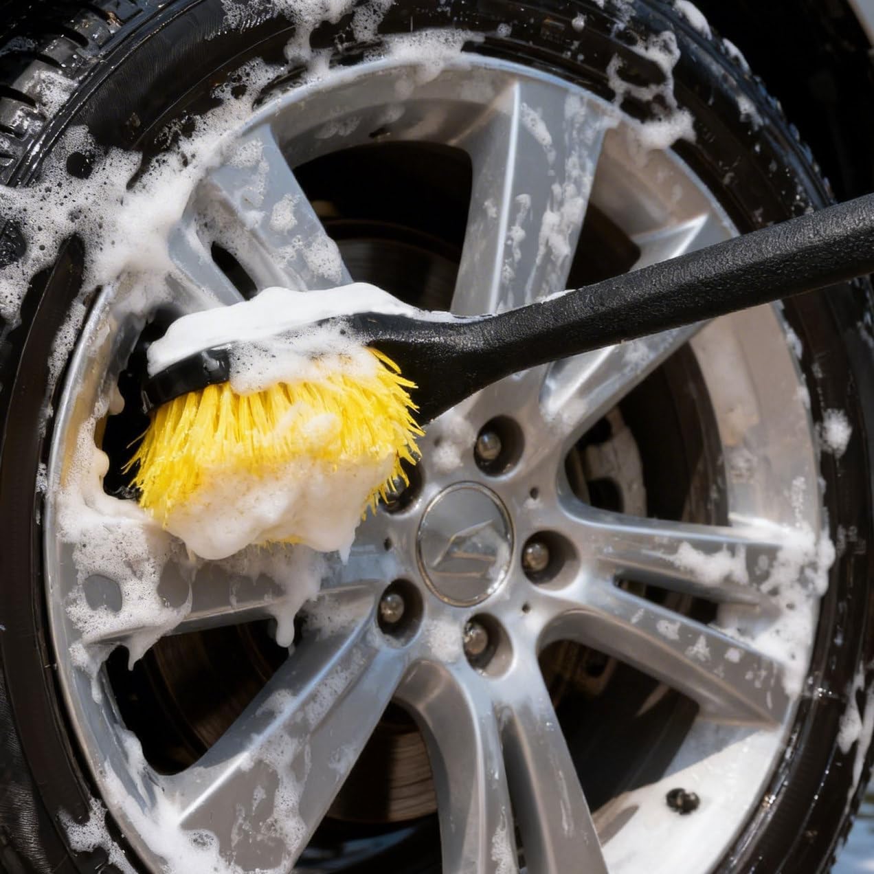 Alasum Long Handle Tire Brush with Nylon Bristles Car Wheel Cleaner Brush for Rim and Tire Detailing for Automotive Wheel Care