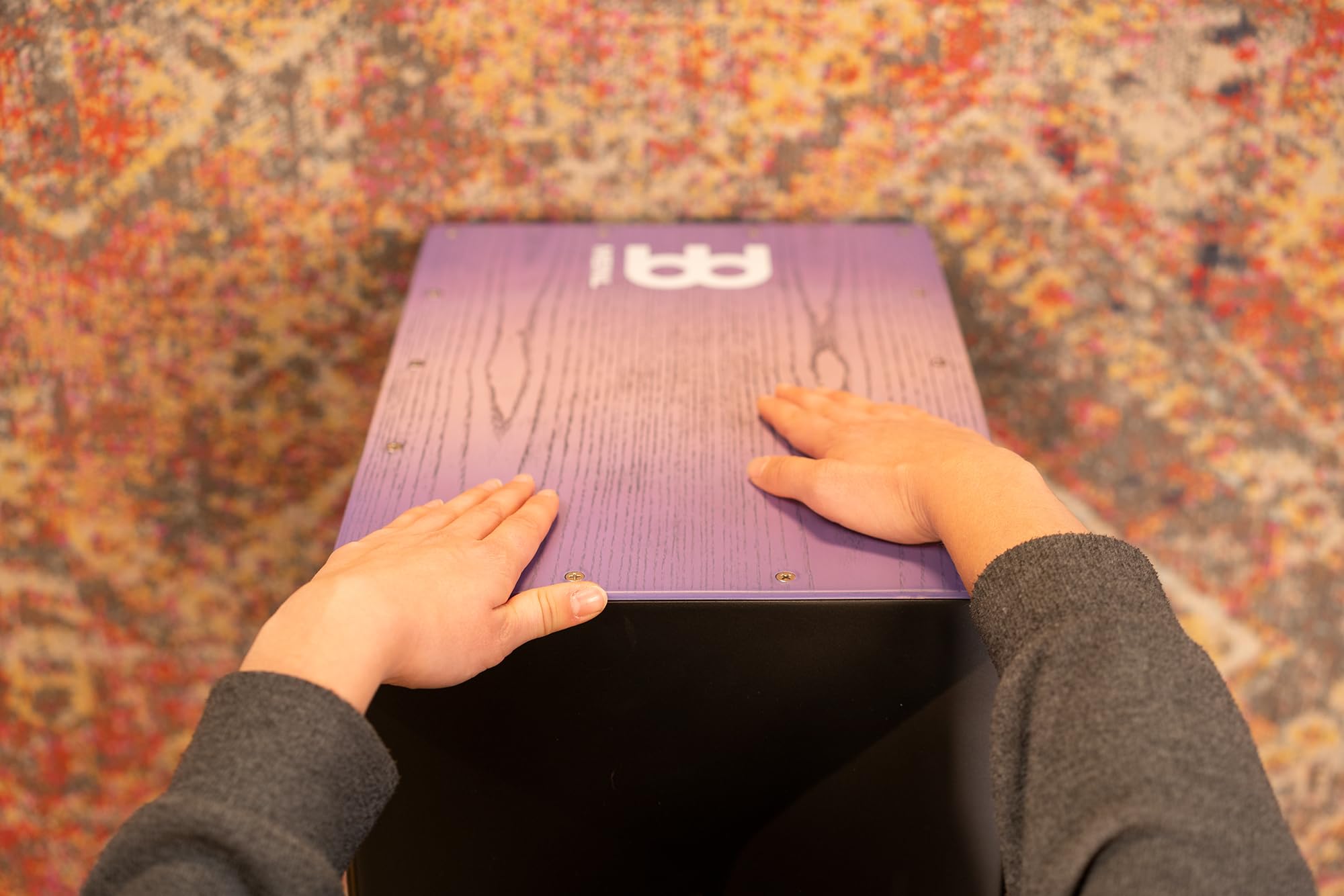 Meinl Percussioni Headliner Cajon Box Drum con rullante e tono basso per musica acustica, non prodotto in Cina, legno di frassino, gioca con le mani, garanzia di 2 anni (MCAJ100BK-LPF)