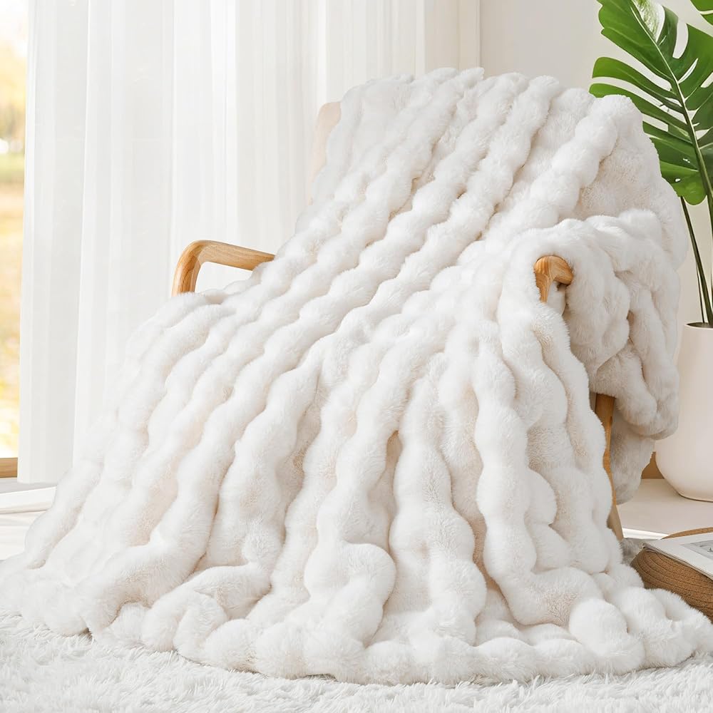 Touchat Luxury 1000GSM Faux Rabbit Fur Throw Blanket, Super Heavy Warm Cozy Blankets for Couch Bed Sofa, Bubble Plush Fuzzy Elegant Soft Mink Blanket for Mom Living Room Bedroom, Cream White