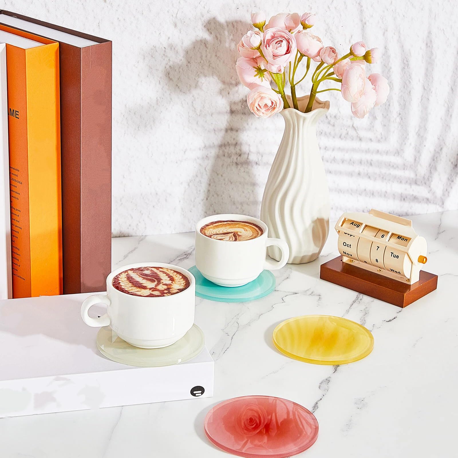 Amazon｜8ピース カラフルなアクリルコースター 3.9インチ かわいい