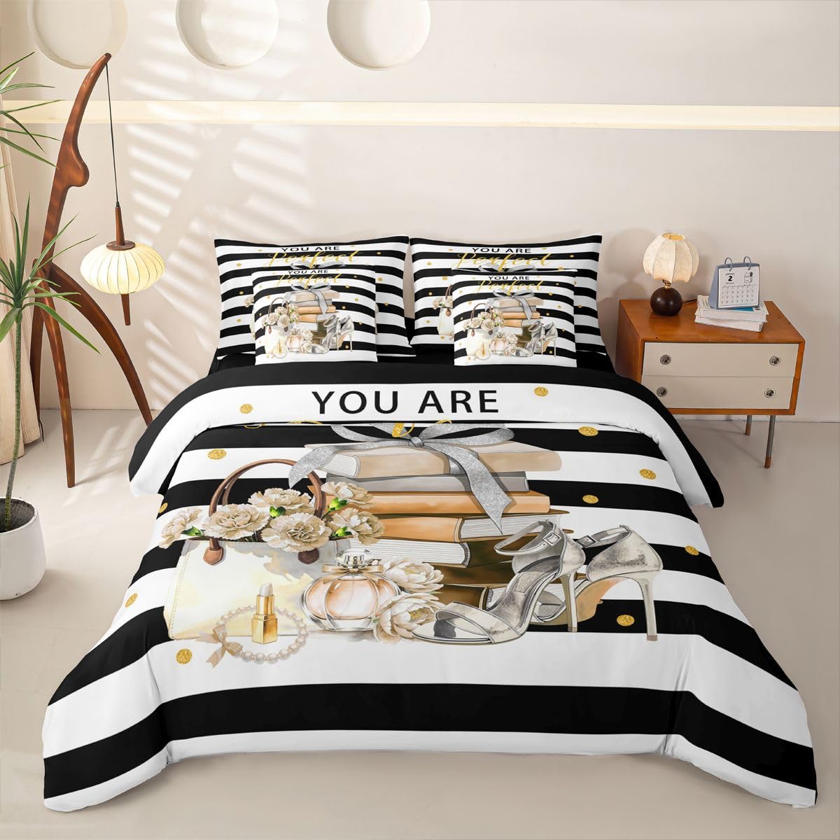 Loussiesd Juego de funda de edredón tamaño King con sábanas para niños y niñas, blanco, negro y dorado, juego de ropa de cama de 7 piezas, ropa de cama perfumada en una bolsa, zapatos de tacón alto