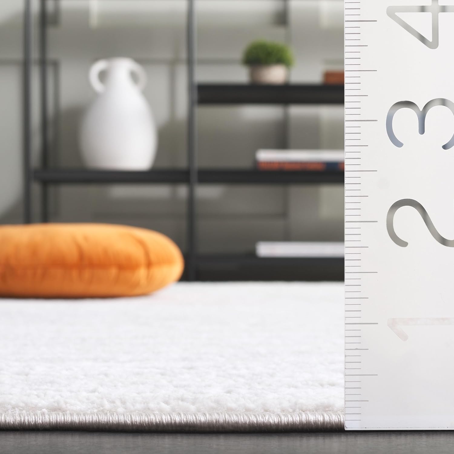 SAFAVIEH Carter Collection Area Rug - 5' x 7'6", Ivory & Taupe, Non-Shedding & Easy Care, Ideal for High Traffic Areas in Living Room, Bedroom, Dining Room (CRT204A-5)