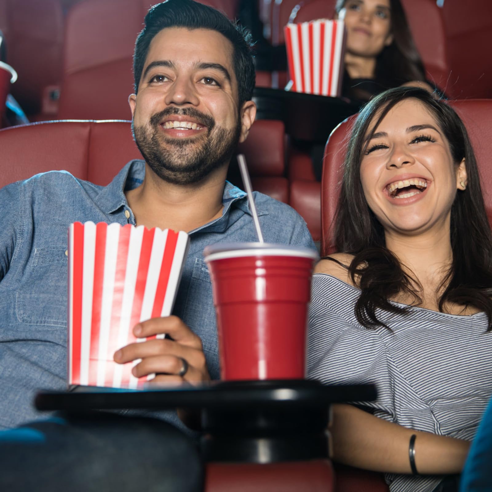 Lot de 100 sachets à pop-corn : boîtes à pop-corn, sacs en carton réutilisables, sacs en papier de fête, petits sacs à pop-corn, boîte à goûter pour soirée cinéma, fête d'anniversaire, Noël (rouge)