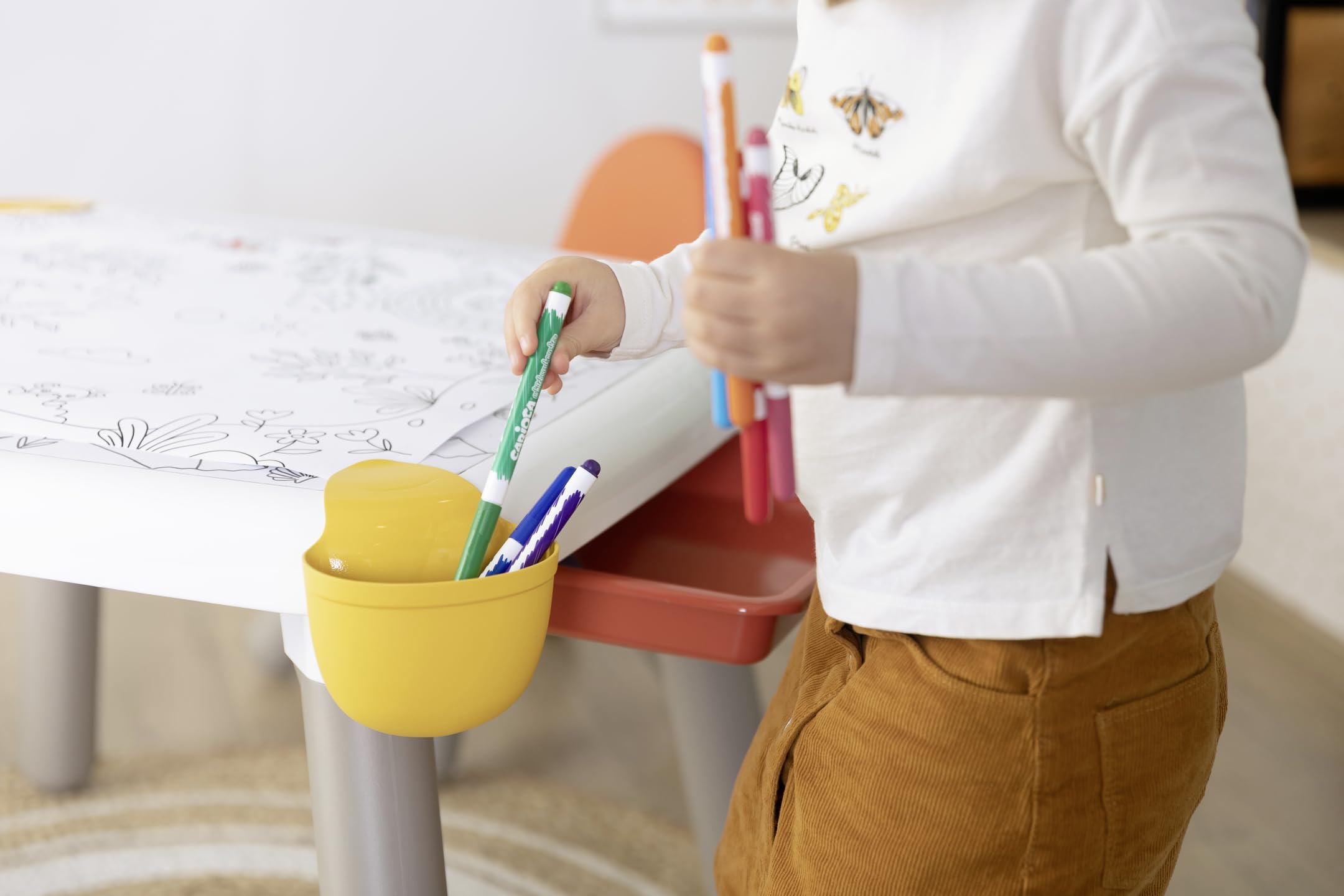 Smoby Mesa Creativa con Accesorios. Juego Educativo artístico de Dibujo borrable. A Partir de 3 años (7600420400)