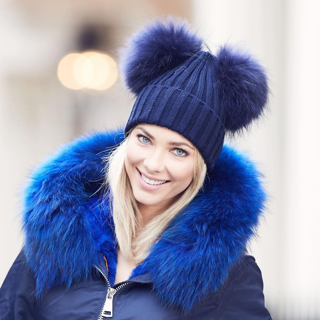 Cappello Berretto Donna Blu Modello Cuffia Vera Pelliccia PON PON Misto Lana Luxury Hat