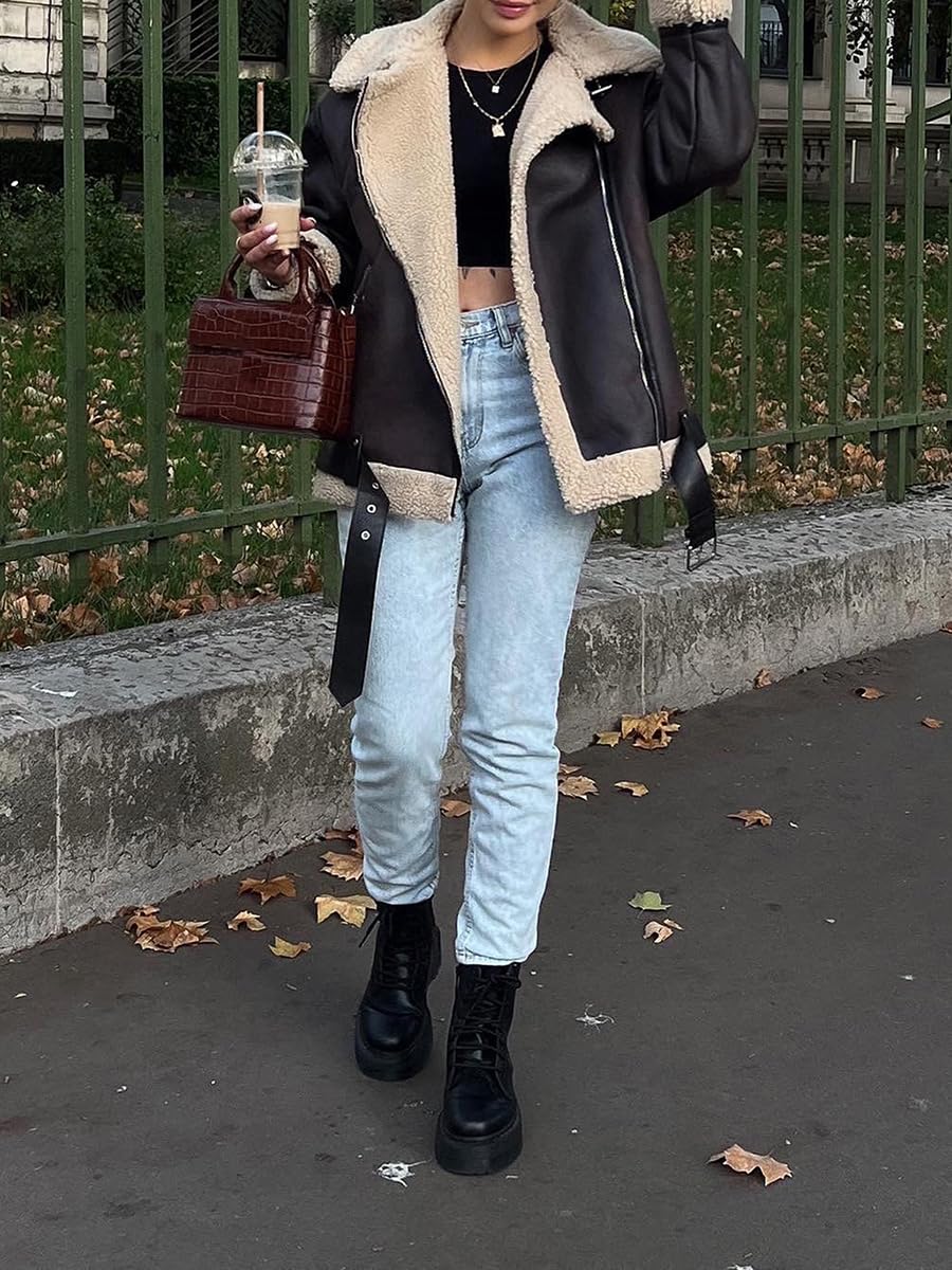 FeMereina Veste courte en cuir synthétique pour femme avec fermeture éclair et revers en fausse fourrure d'agneau