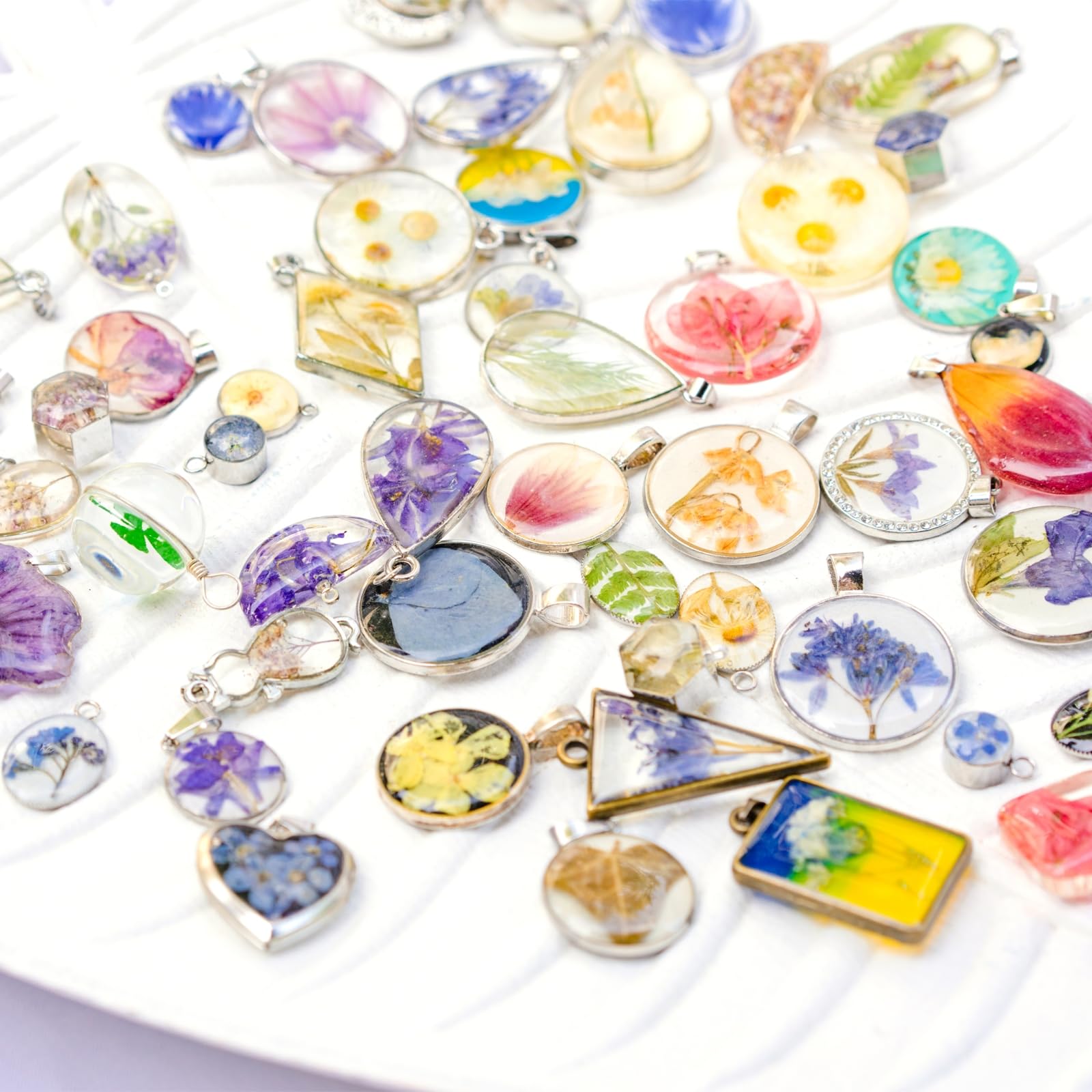 Amazon.co.jp: PATIKIL 合金オープンバックベゼルペンダント 20個 蝶の形 中空樹脂ペンダントフレーム DIY 工芸品 イヤリング  ネックレス ブレスレット作成用 ローズ金 : ホビー