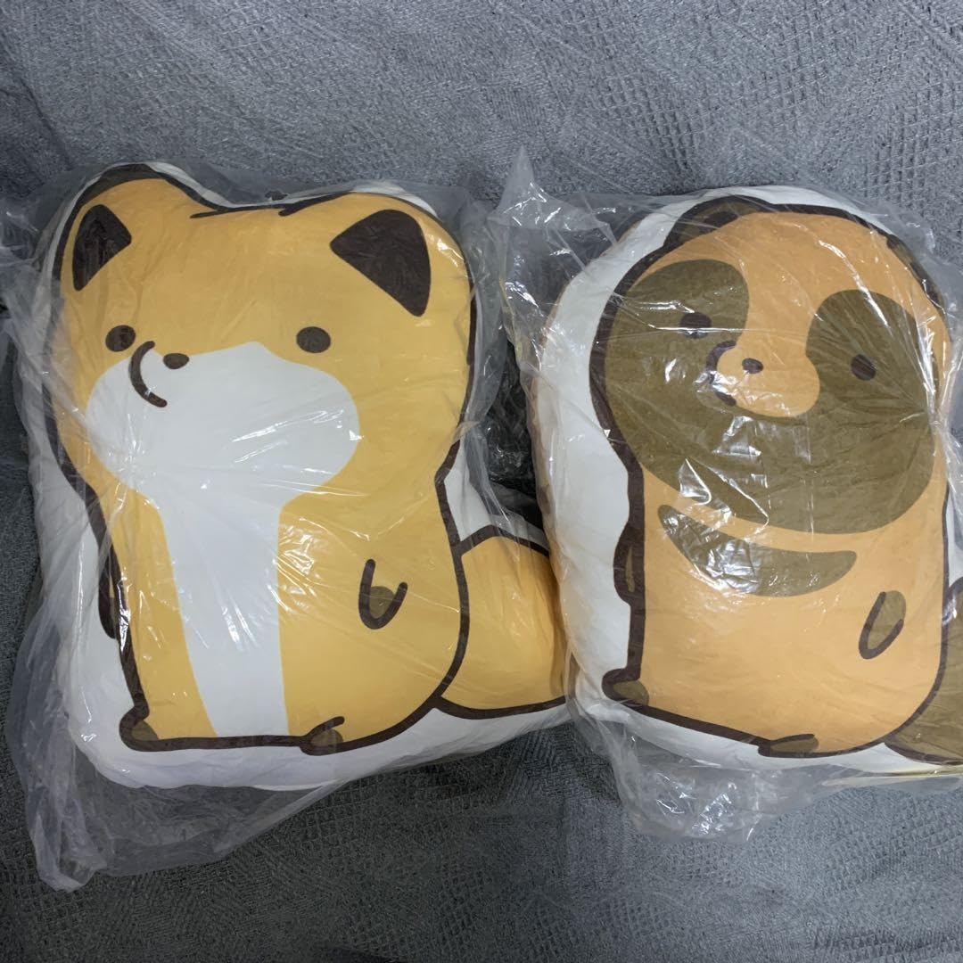 Amazon.co.jp: タヌキとキツネ ダイカットクッション : ホーム