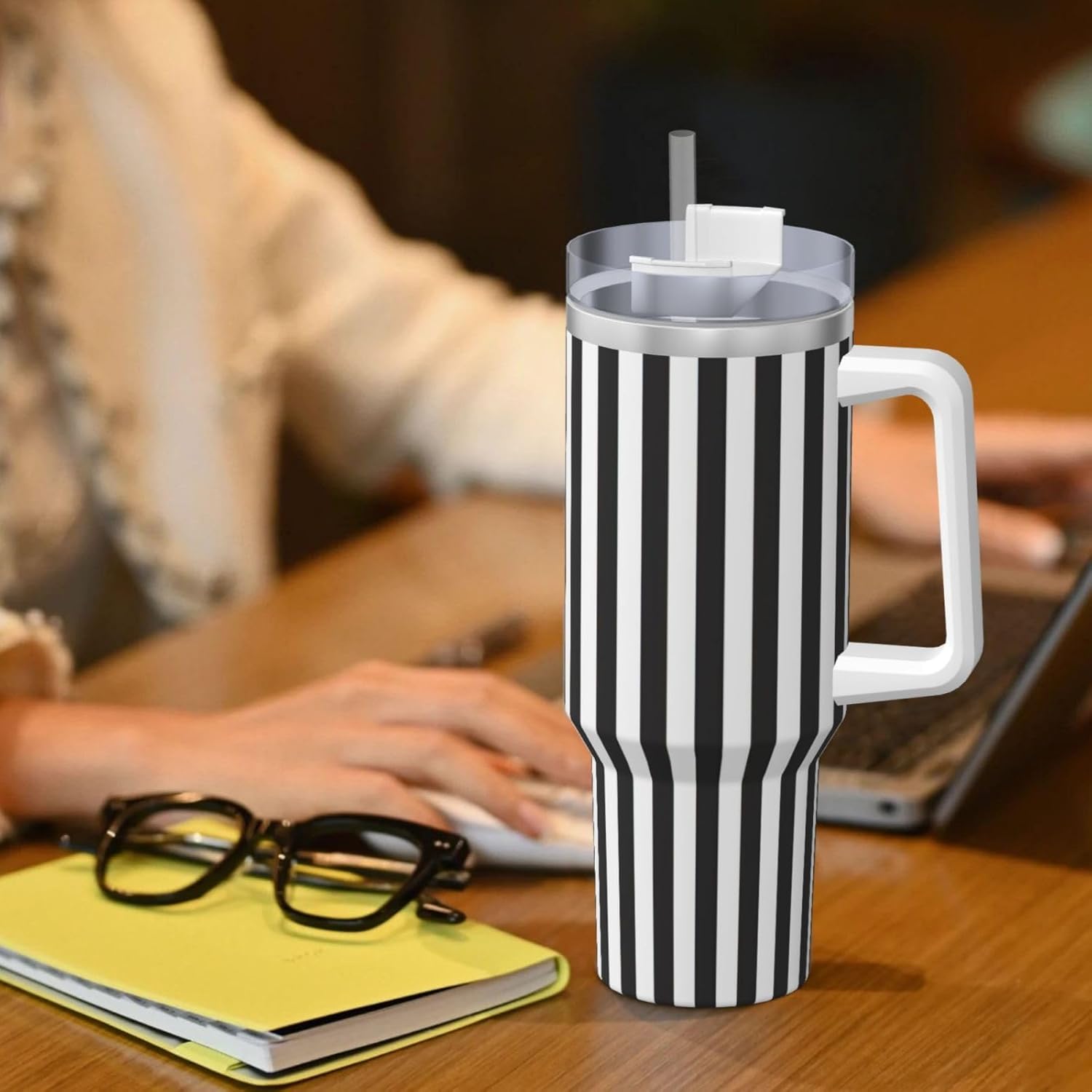 40 OZ Black & White Stripe Print Ice Bully Cup with Handle Straw Lid Straw,Stainless Steel Tumbler Coffee Cup