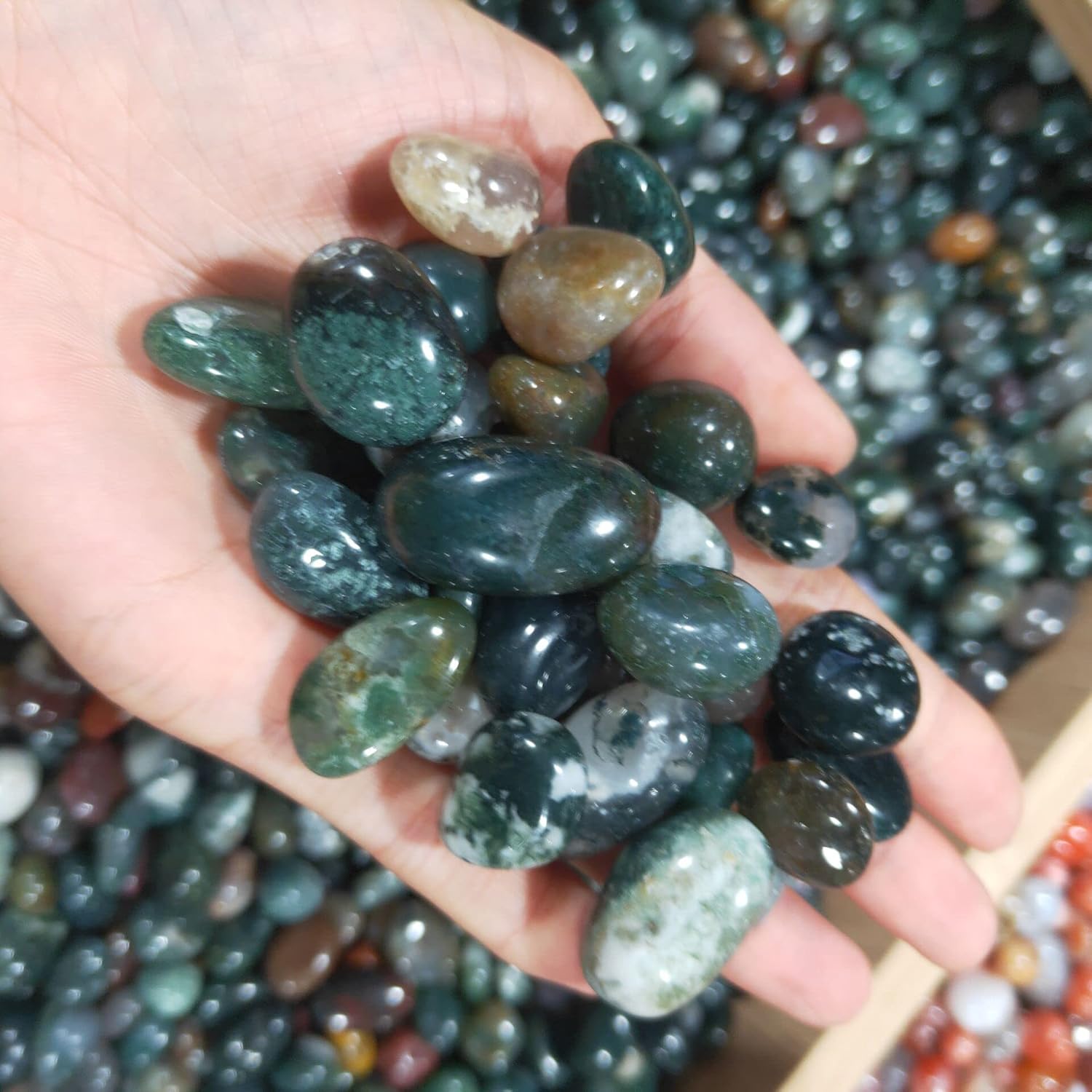 Crystal Healing Meditation Decoration 300 Grams of Natural Aquatic Agate Gravel Healing Crystal Stones and Mineral Aura Fish Tank Decoration Garden Landscape Home Decoration (Size : 300g)