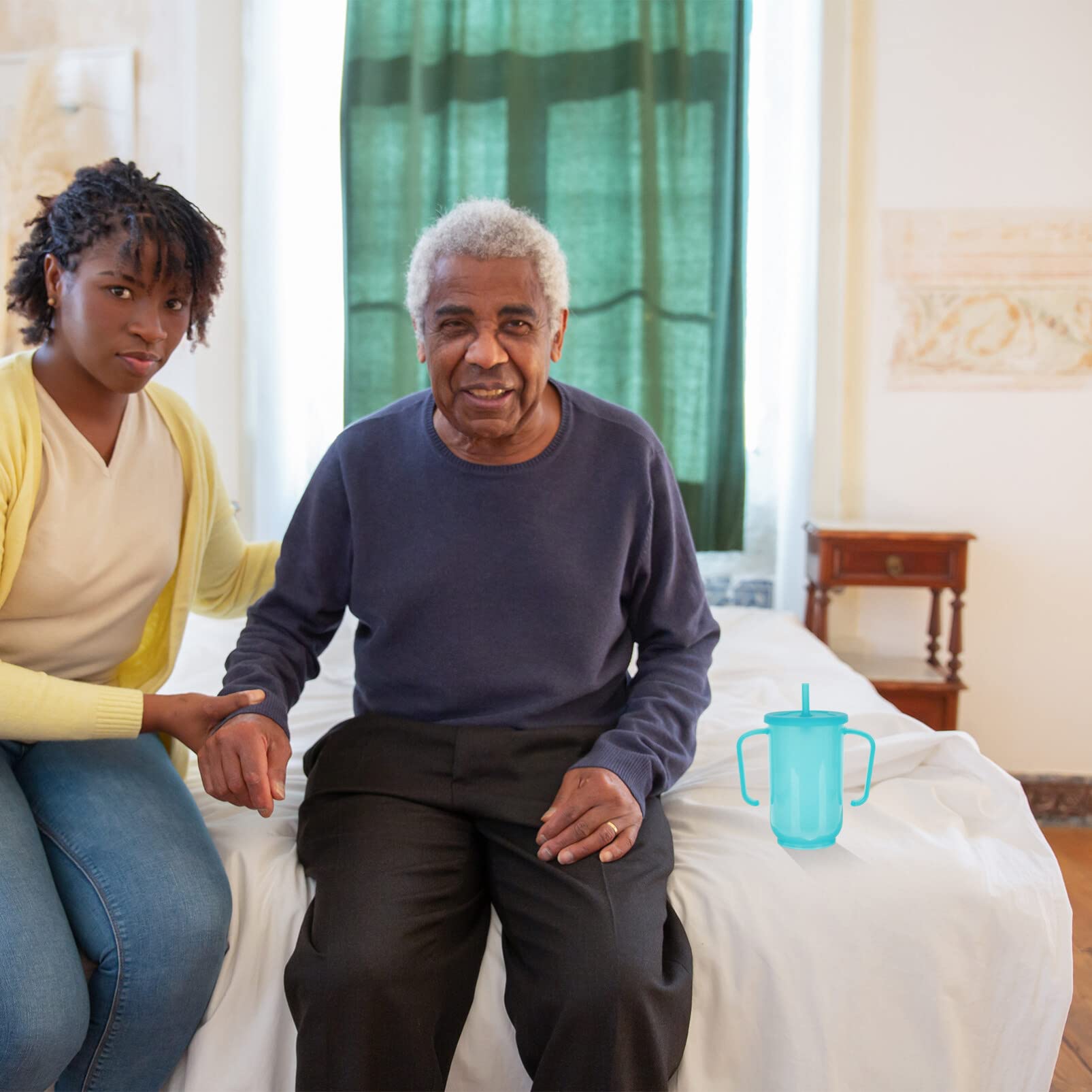 DOITOOL Gobelet D'Alimentation Pour Patients Alités Et Personnes Âgées Avec Couvercle Anti-Déversement Et Bec Pivotant Tasse Ergonomique À Double Poignée Pour Convalescence Et Handicap
