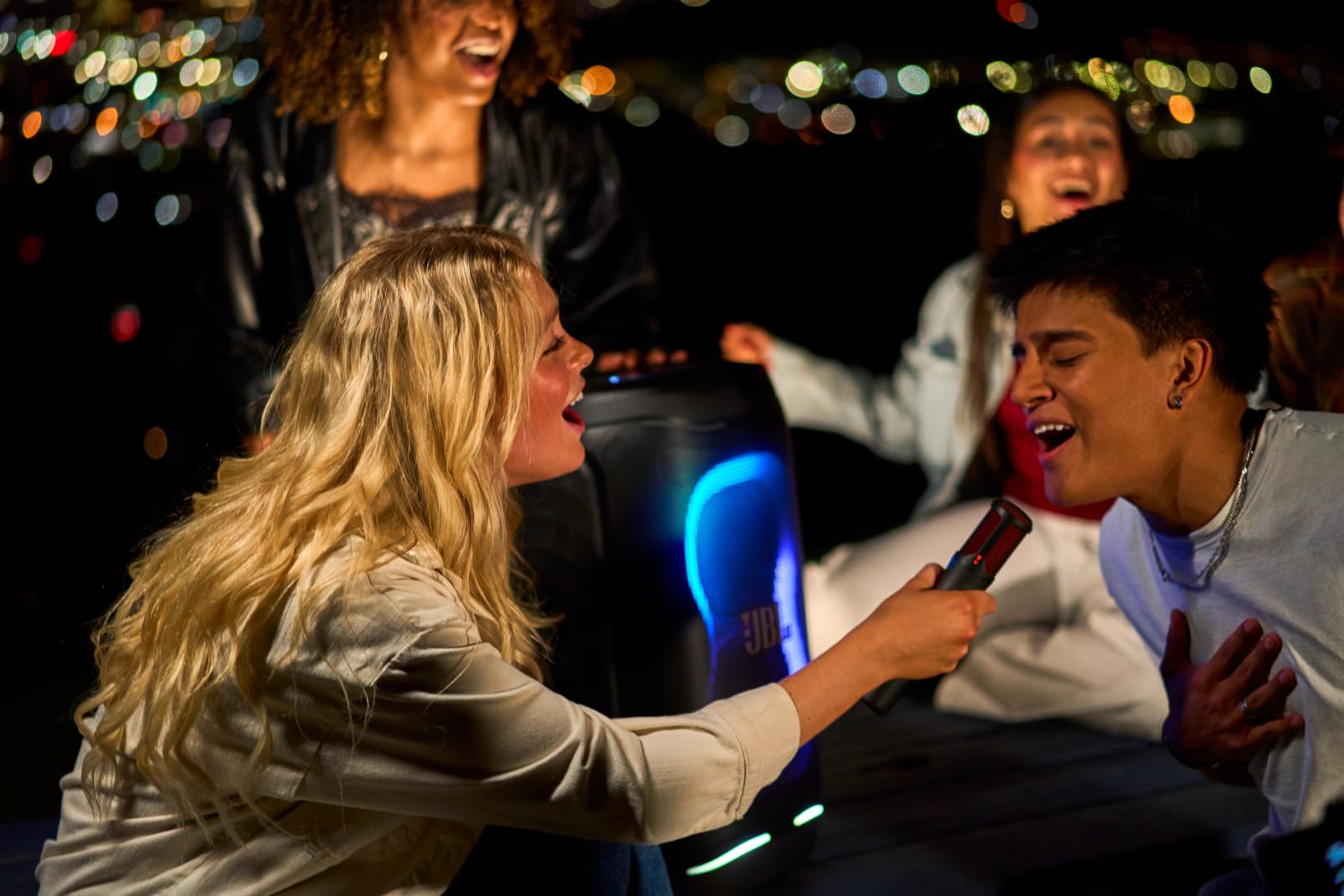 JBL PartyBox 130 Diffusore Portatile per feste con potente JBL Sound, Bluetooth, Lightshow dinamico, Design IPX4 resistente agli schizzi, fino a 15 ore di Batteria, Nero