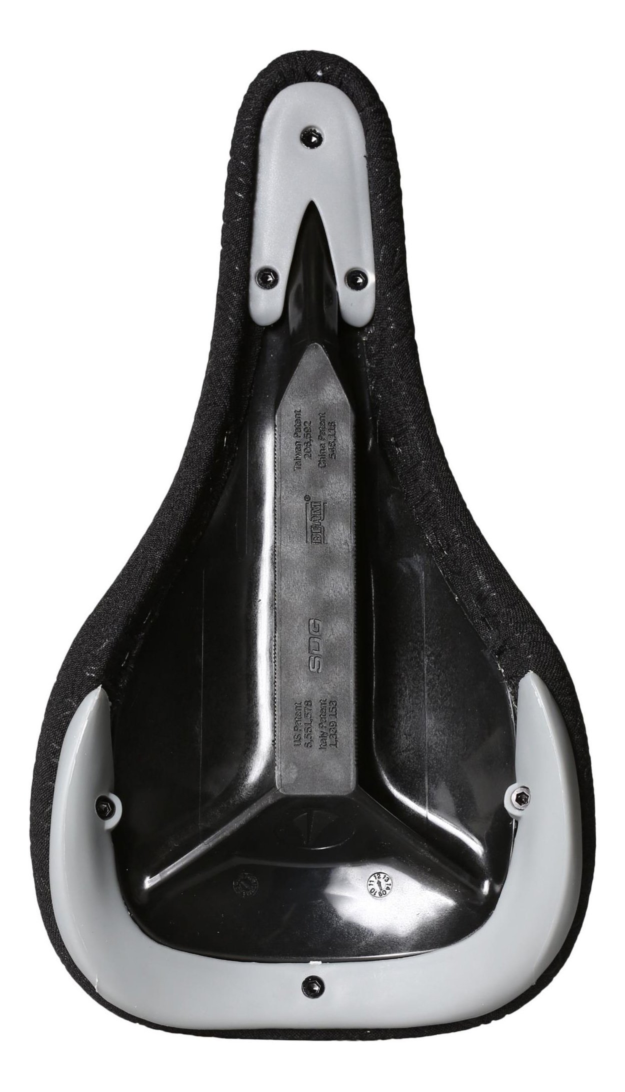 ✓SDG Patriot - I-Beam Saddle black/grey 【公式通販】