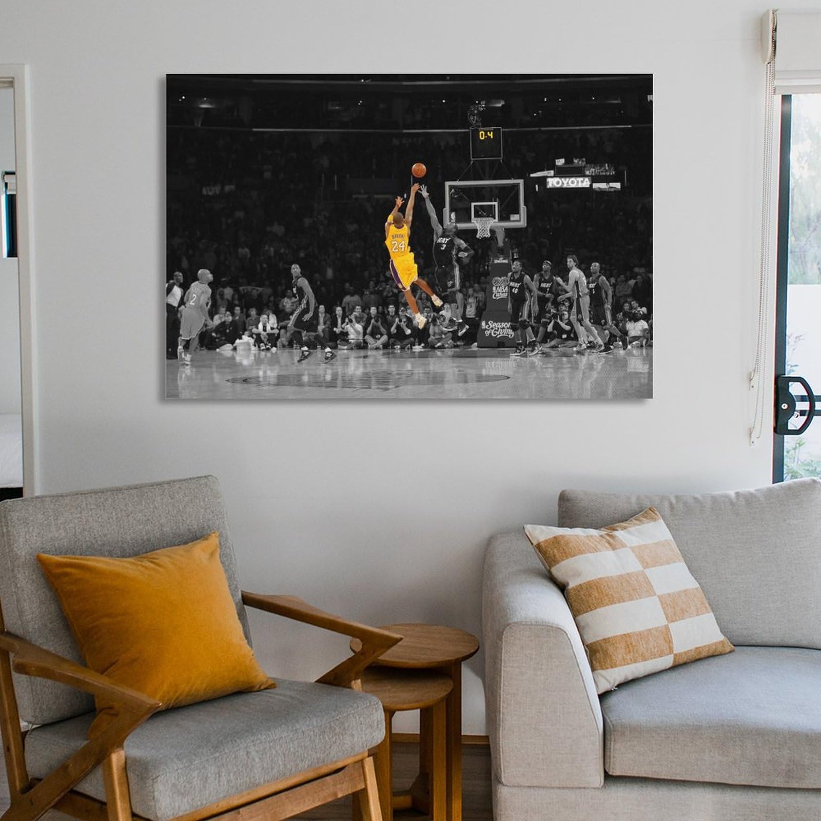 Amazon.co.jp: 黒と黄色の背景NBAコービーブライアントポスター