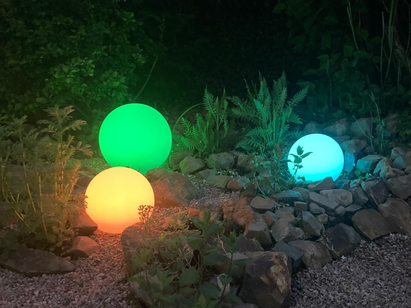 meineWunschleuchte Set di 3 sfere solari a LED, 20 cm e 30 cm | RGBW, cambia colore, telecomando, lampada solare a sfera, per giardino, terrazza e balcone, IP67