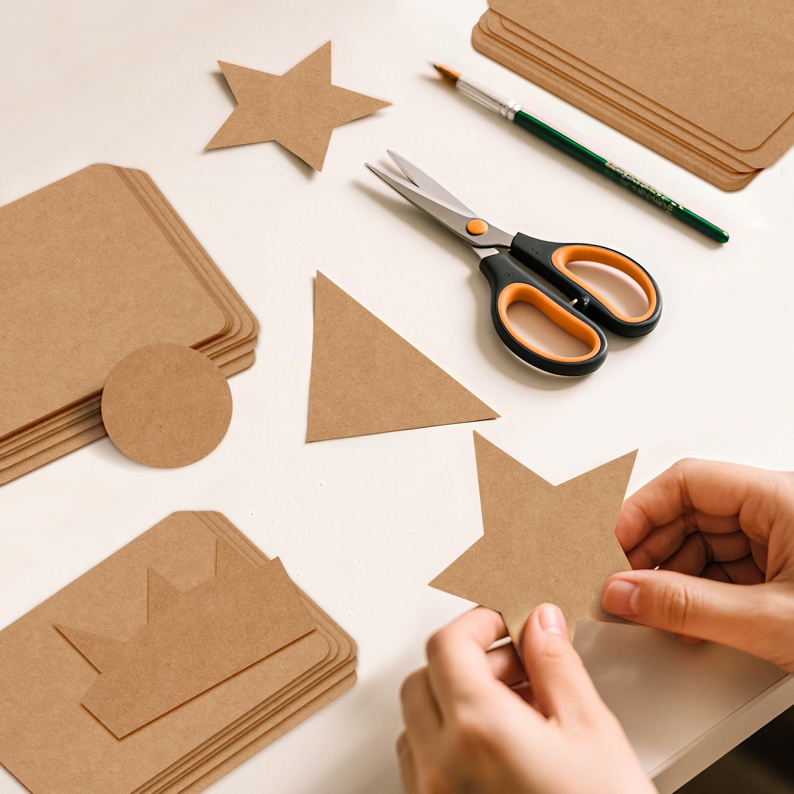 moinkerin 120 Pezzi A6 Carta Kraft 10.5X14.8CM 300g/m²Stampabile Cartoncino Kraft A6 Cartoline Vuote per il fai da te, inviti di Nozze, Biglietti di Ringraziamento
