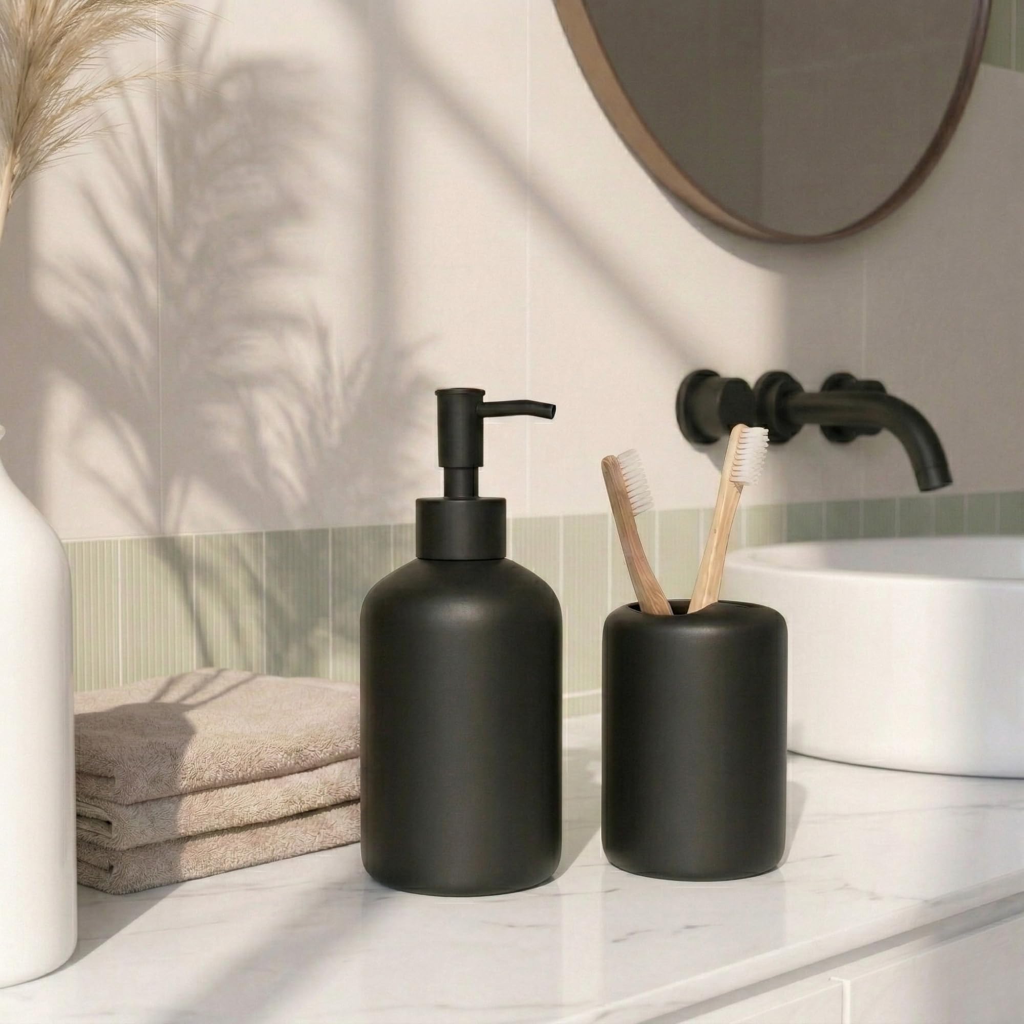 Juego de baño de 5 piezas en negro, cerámica, dispensador de jabón, jabonera, taza para cepillos de dientes, cepillo de dientes, negro mate, juego de accesorios de baño, organizador