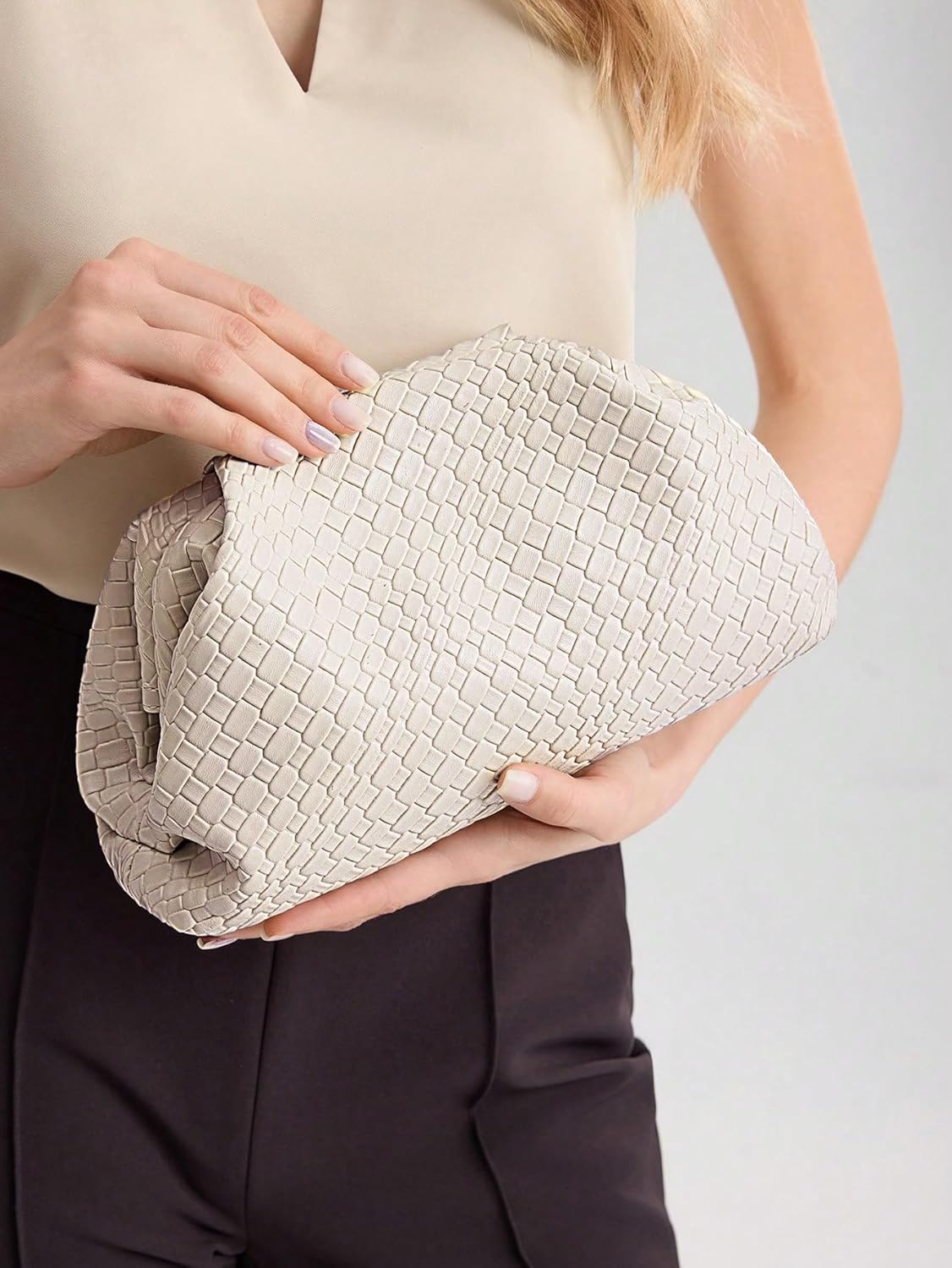 QWINEE Women's Woven Evening Bag Dumpling Clutch Purse No Strap Handbags Elegant Faux PU Leather Clutch Bag | Woven, No Strap, Elegant, Faux PU Leather - Image 5