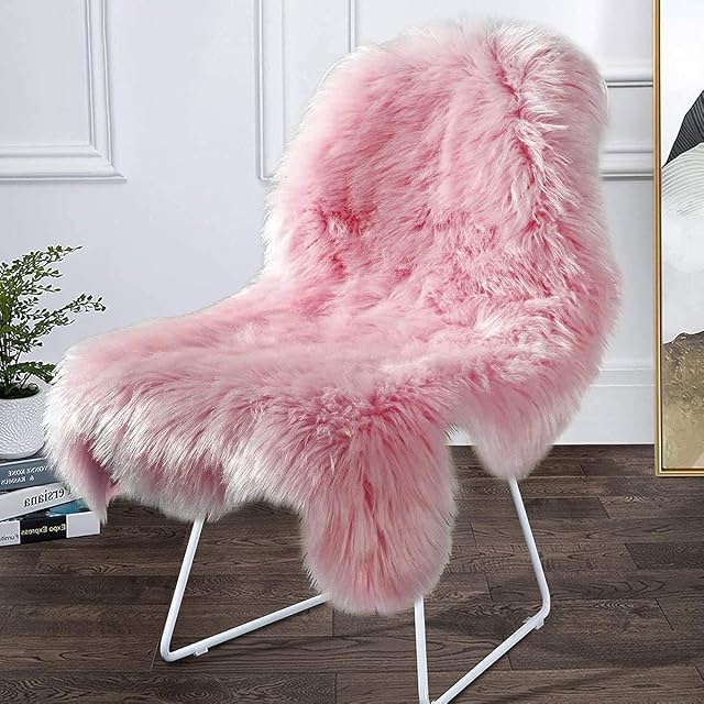 Aufell Faux Fur Rug, Fluffy Shaggy Area Rug Ultra Soft Fur Rug Pink 23.6 x 35.4inch Fuzzy Rug Machine Washable Shag Rug, Nursery Decor Throw Rugs for Bedroom, Kids Room, Living Room