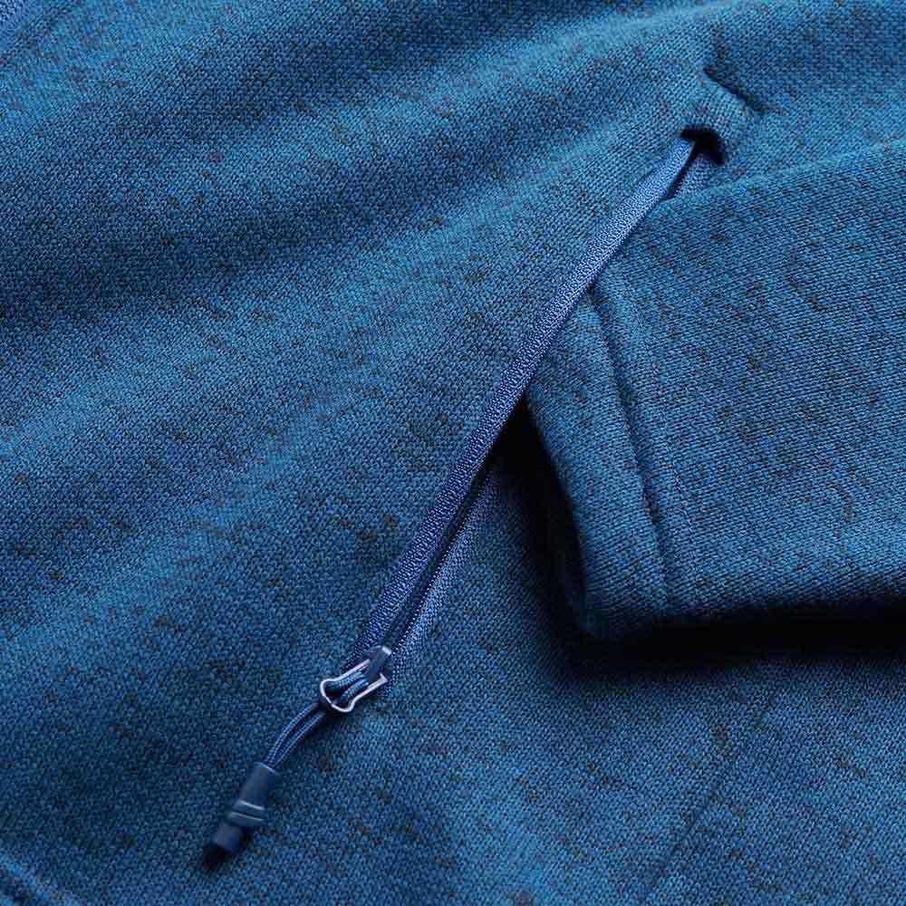 Chaqueta de punto muy cálida, ligera y confortable. C: AZUL MARINO T: M