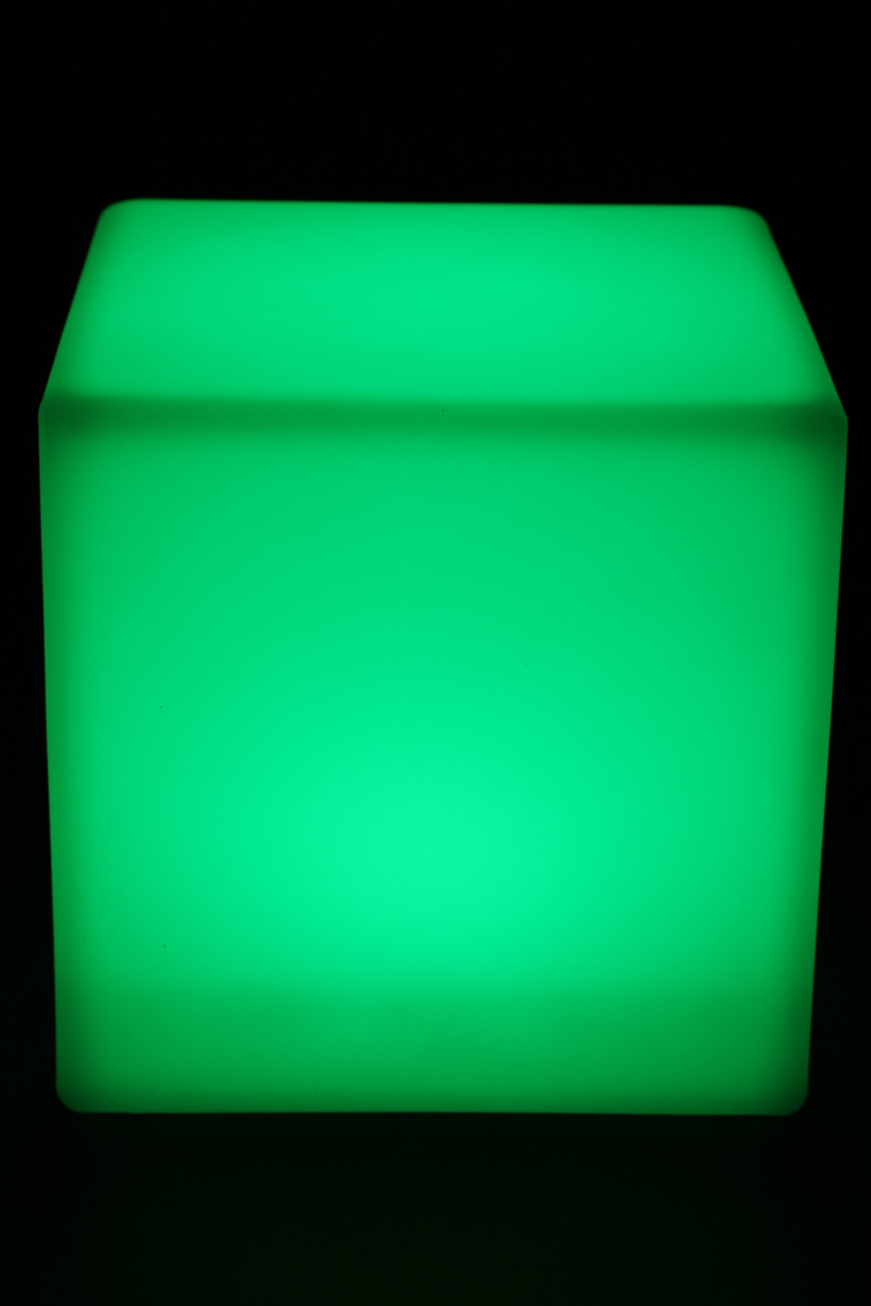 Sgabello LED Cubo 30 Cm Con Telecomando – 16 Colori RGB Regolabili, Impermeabile IP65, Per Interni Ed Esterni, Seduta Luminosa E Scenografica