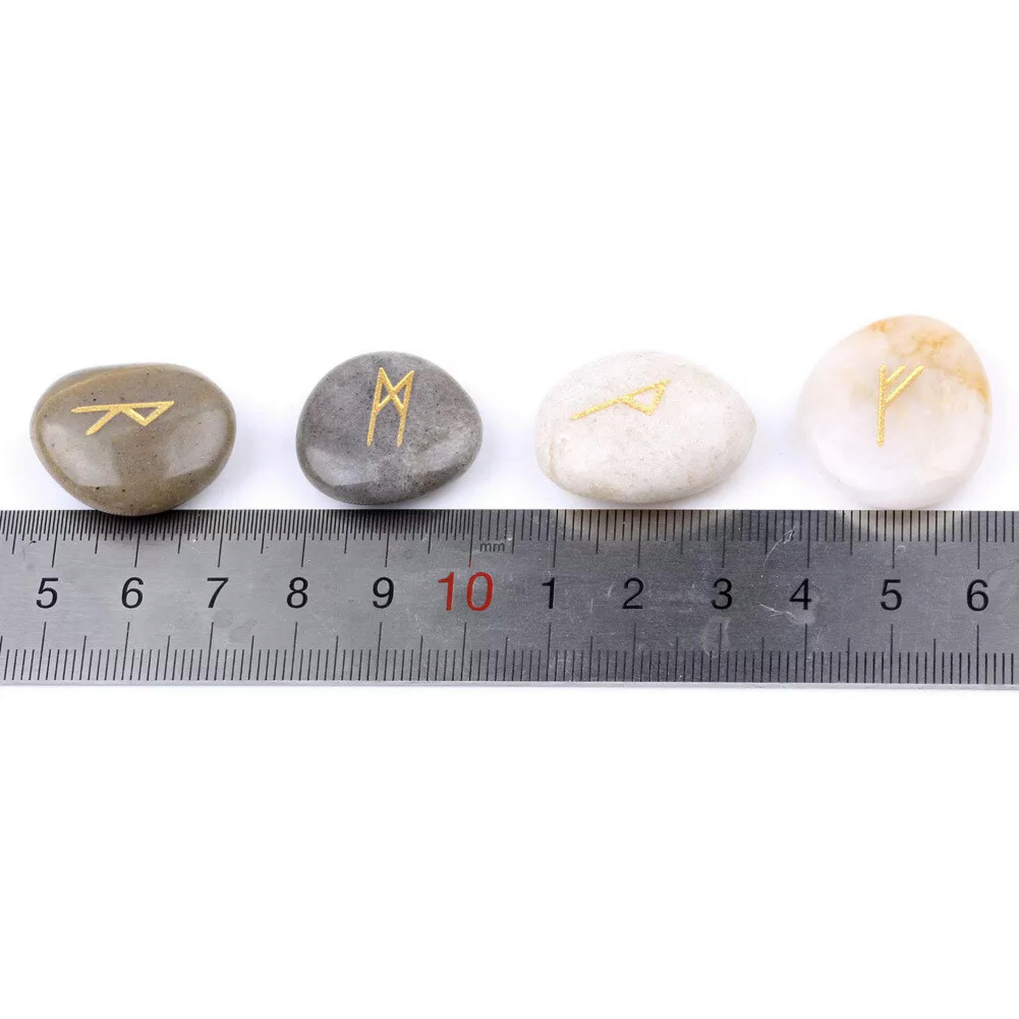Lot de 25 Pierres polies Naturelles gravées de Runes