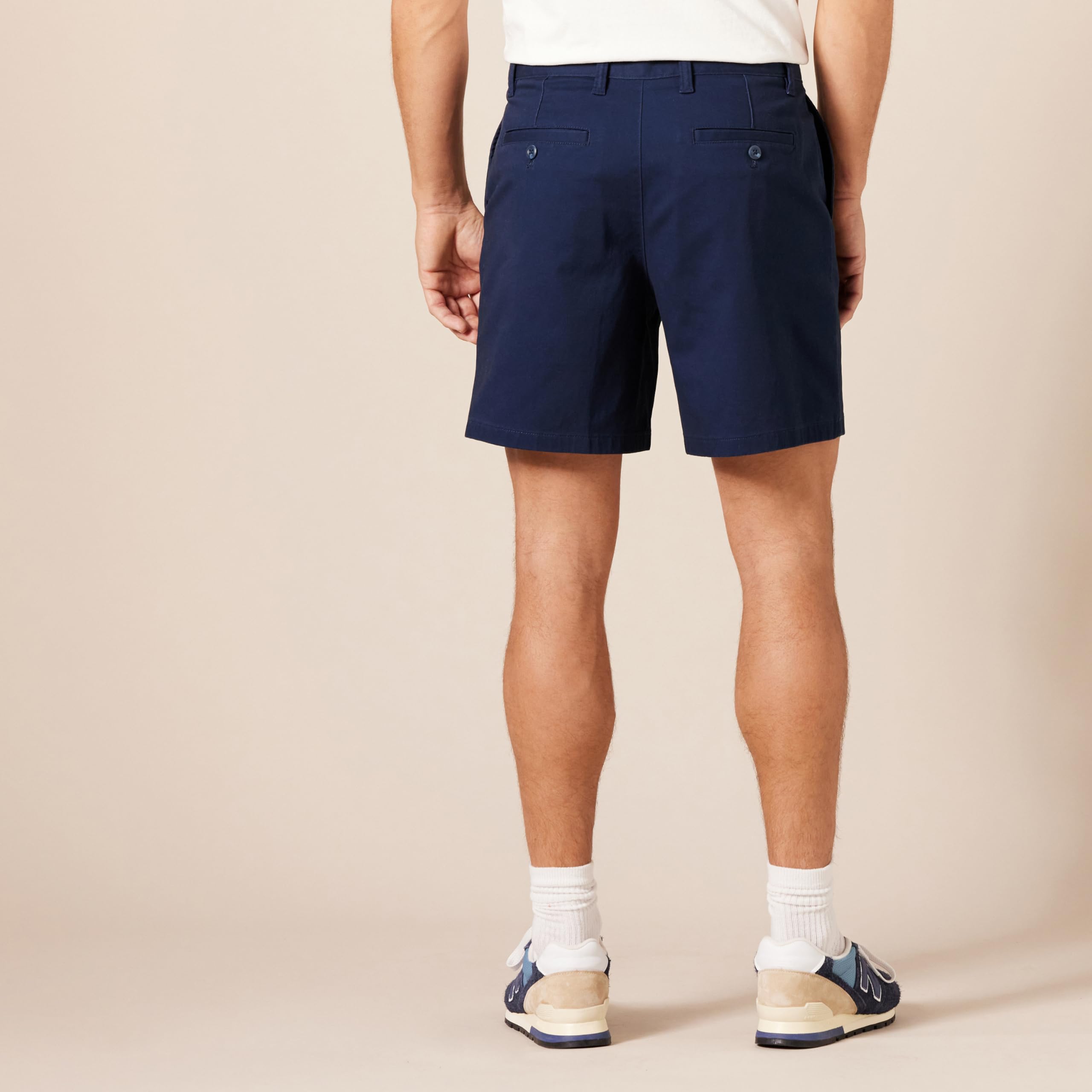 Amazon Essentials Uomo Pantaloncini Chino Elasticizzati Comodi vestibilità Classica 18cm