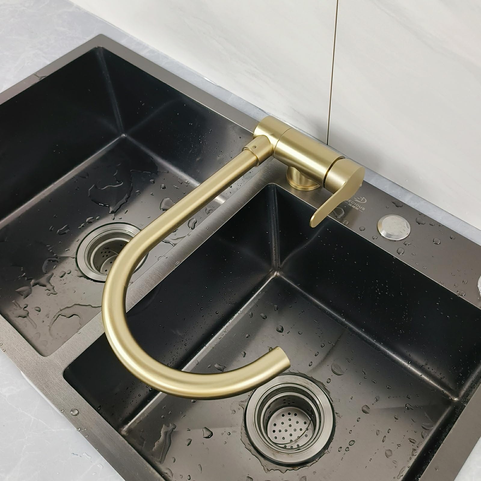 Grifo Cocina Fregadero Abatible Dorado Grifo Cocina Abatible Bajo Ventana | Grifo Cocina Dorado, Grifo De Cocina Abatible Bajo Ventana,Abatible,Diseñado Resolver El Problema De Spertura Fe La Ventana