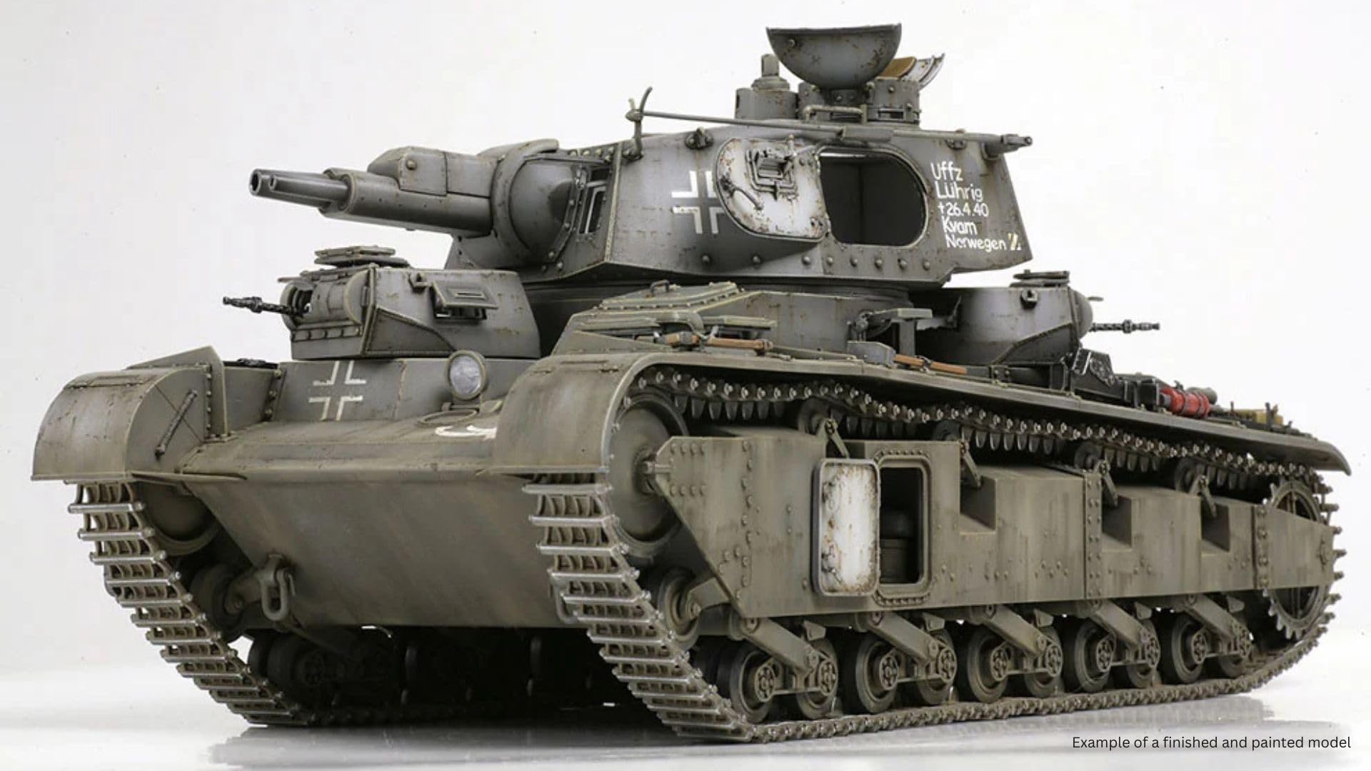 Amazon | アミュージングホビー 1/35 ドイツ多砲塔戦車 ノイバウ