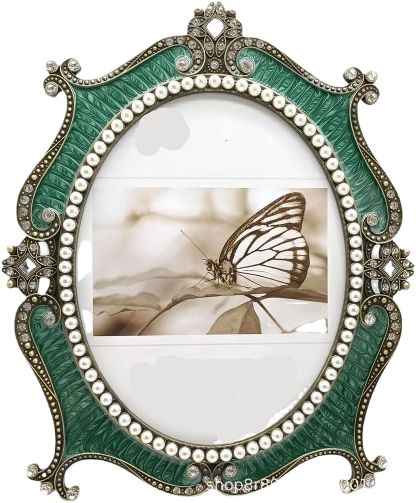 Metal Retro Ornaments Photo Frames Lightweight High Hardness and Decorative Embellishments for Home Furnishings(7inches)