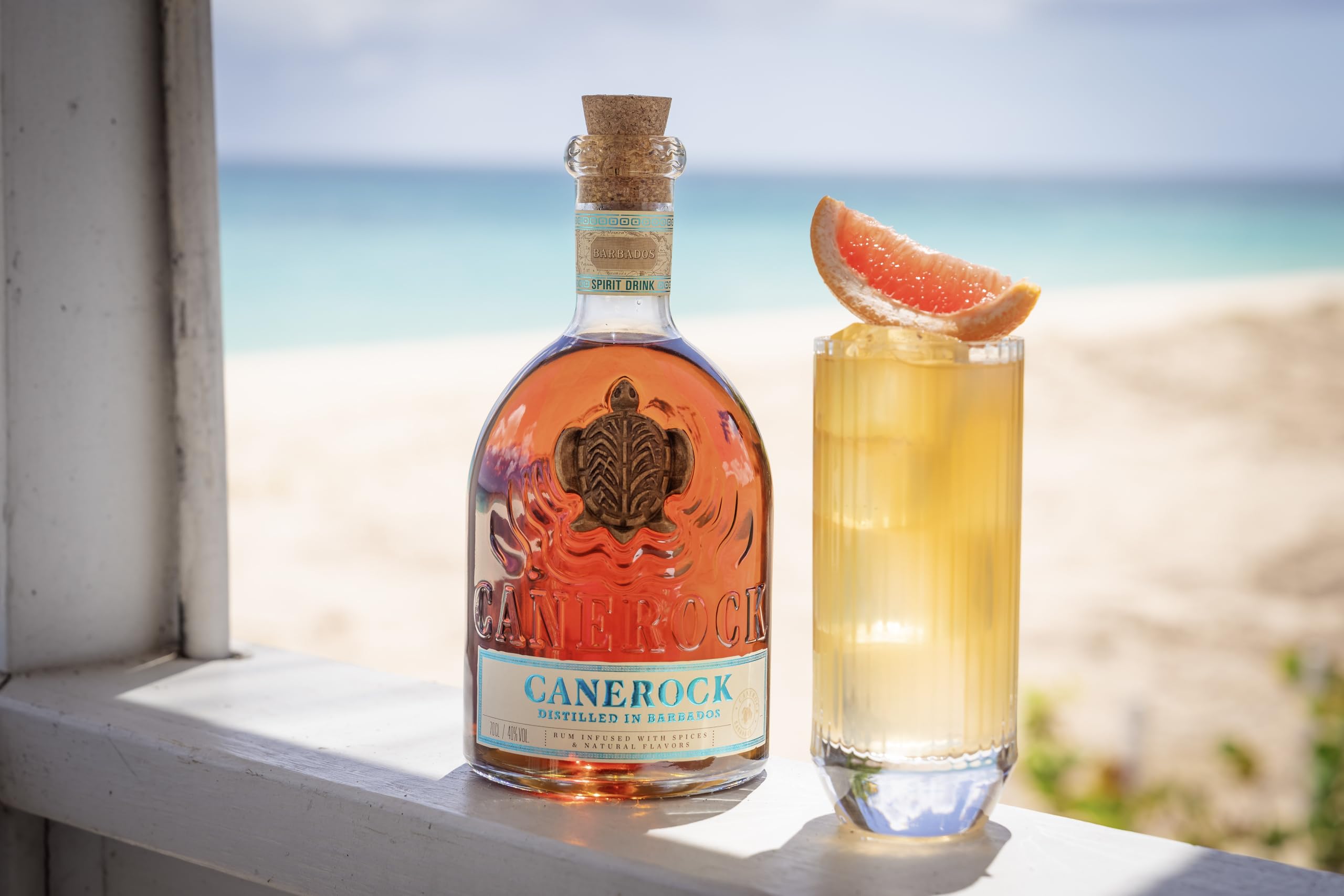 Canerock, Spiced Rum from Barbados, 700 ml, Infuso con Spezie Naturali, Note di Vaniglia del Madagascar, Cocco Caraibico e Zenzero, Invecchiato 3 anni in Botti Sherry PX, Idea Regalo, 40% Vol.
