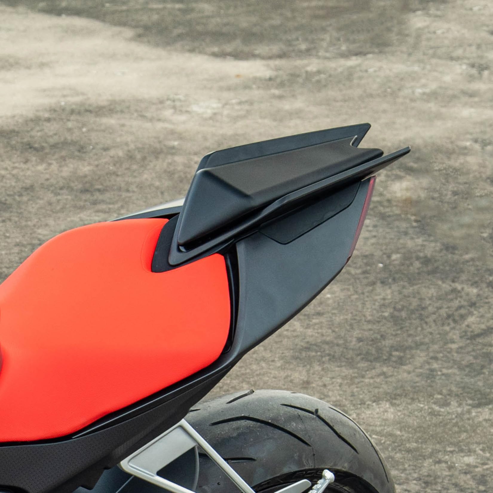 Capot de Siège solo de Moto Passager Housse de Siège Arrière Carénage bosse Section Arrière pour Apr-ilia Tuono660 Tuono 660 RS660 RS 660 2020-2024 RSV4 RS V4 2021-2024 (Noir mat)