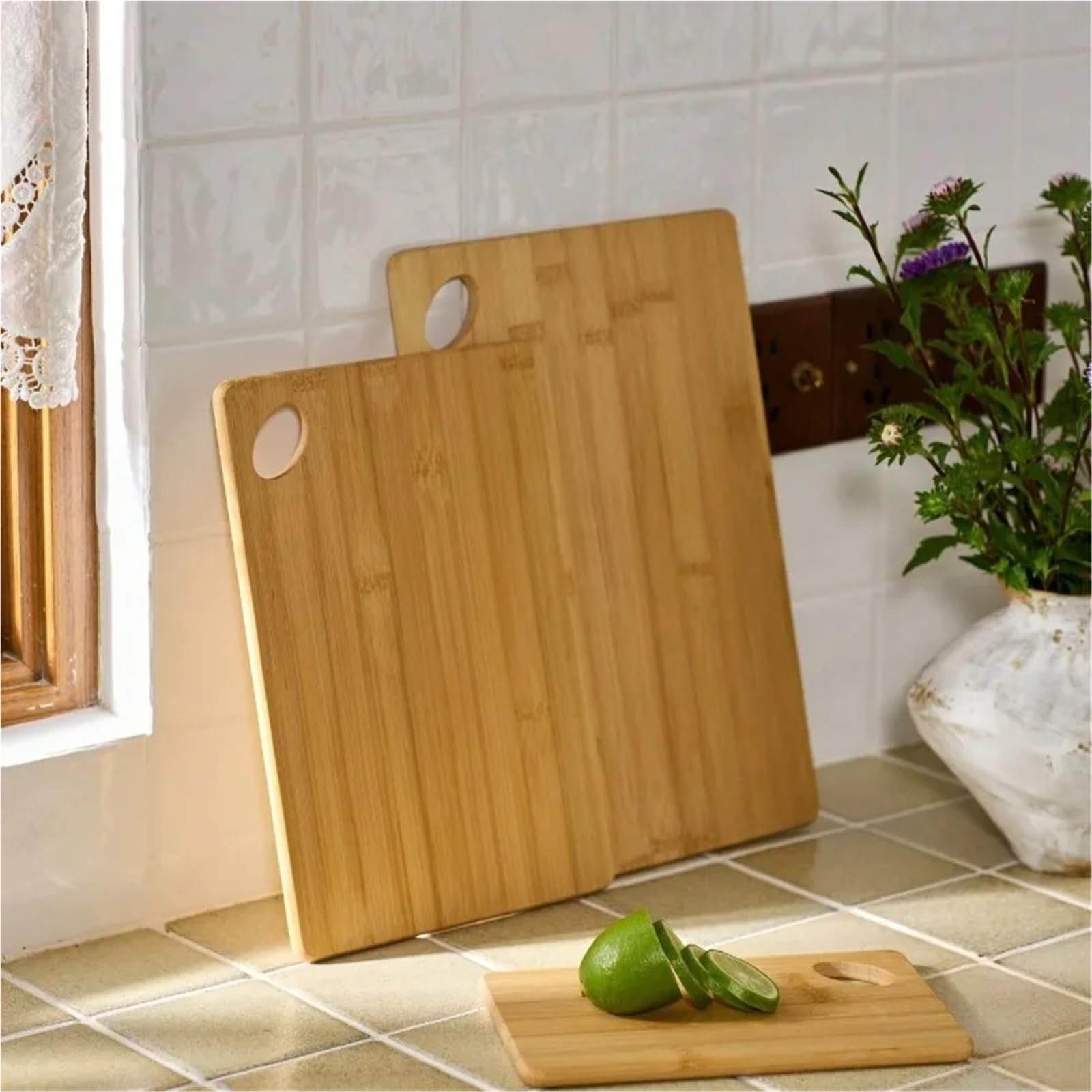 Tabla de cortar de madera maciza con orificio for mango, reversible | Orificio de mango redondo for facilitar su transporte; superficies reversibles; 16 x 12 x 0,8 pulgadas.(34x 22x 1.2cm)