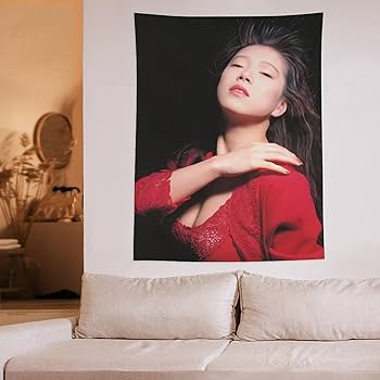 ☆中森明菜☆タペストリー☆美品☆ポスター☆ビッグサイズ☆ Amazon.co.jp: 中森明菜写真水着セクシー壁の絵ポスター タペストリー