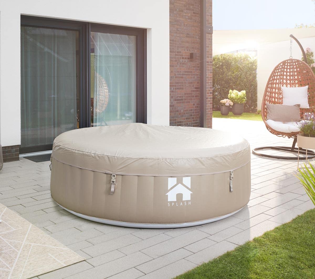 Luxus Outdoor Whirlpool St. Moritz Splash – Aufblasbarer Hot Tub für 6 Personen – Beige – Heizung bis 40°C, 130 Luftdüsen, Winterfest, inkl. Abdeckung & Filter