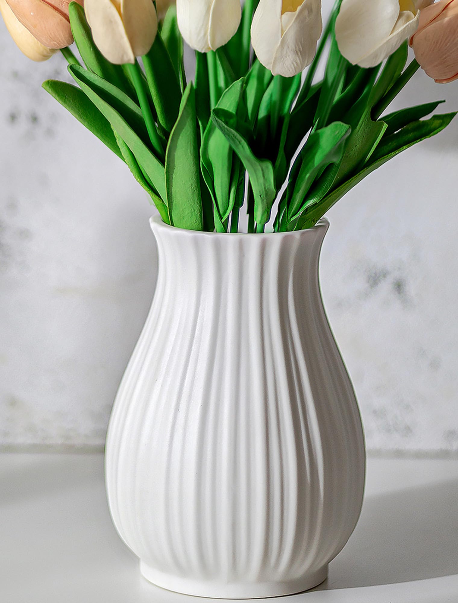 NUPTIO Ceramic White Vase for Flower: 16cm Tall Ribbed Textured Centrepiece