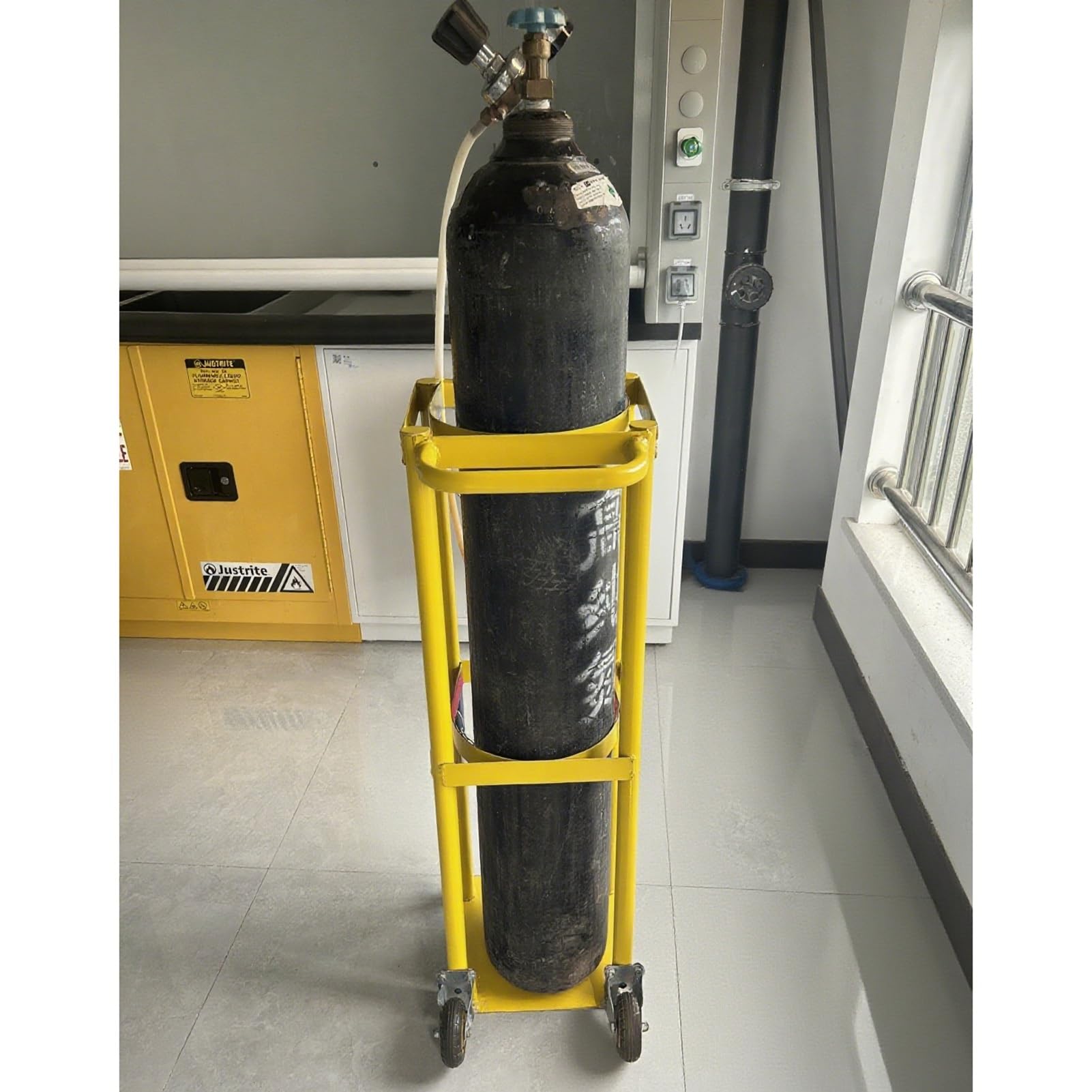 GHHVFEC Portable Oxygen Cylinder Rolling Cart with Wheels for Medical, Industrial, and Outdoor Use