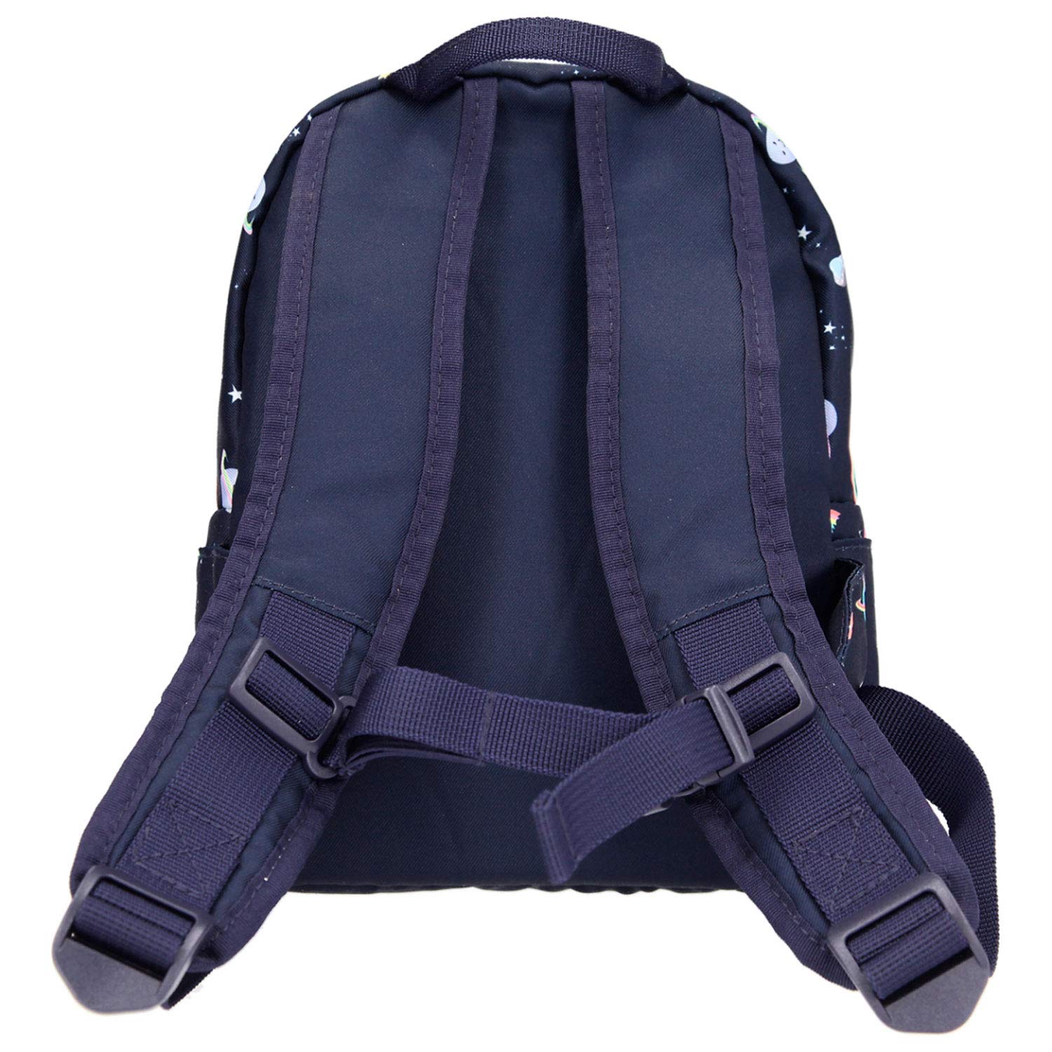 Depesche 11169 Kleiner Rucksack, Ylvi & the Minimoomis Space, ca. 27 x 21 x 3 cm groß, längenverstellbare Gurte, Rückenteil gepolstert, geräumiges Hauptfach, ideal für den Kindergarten