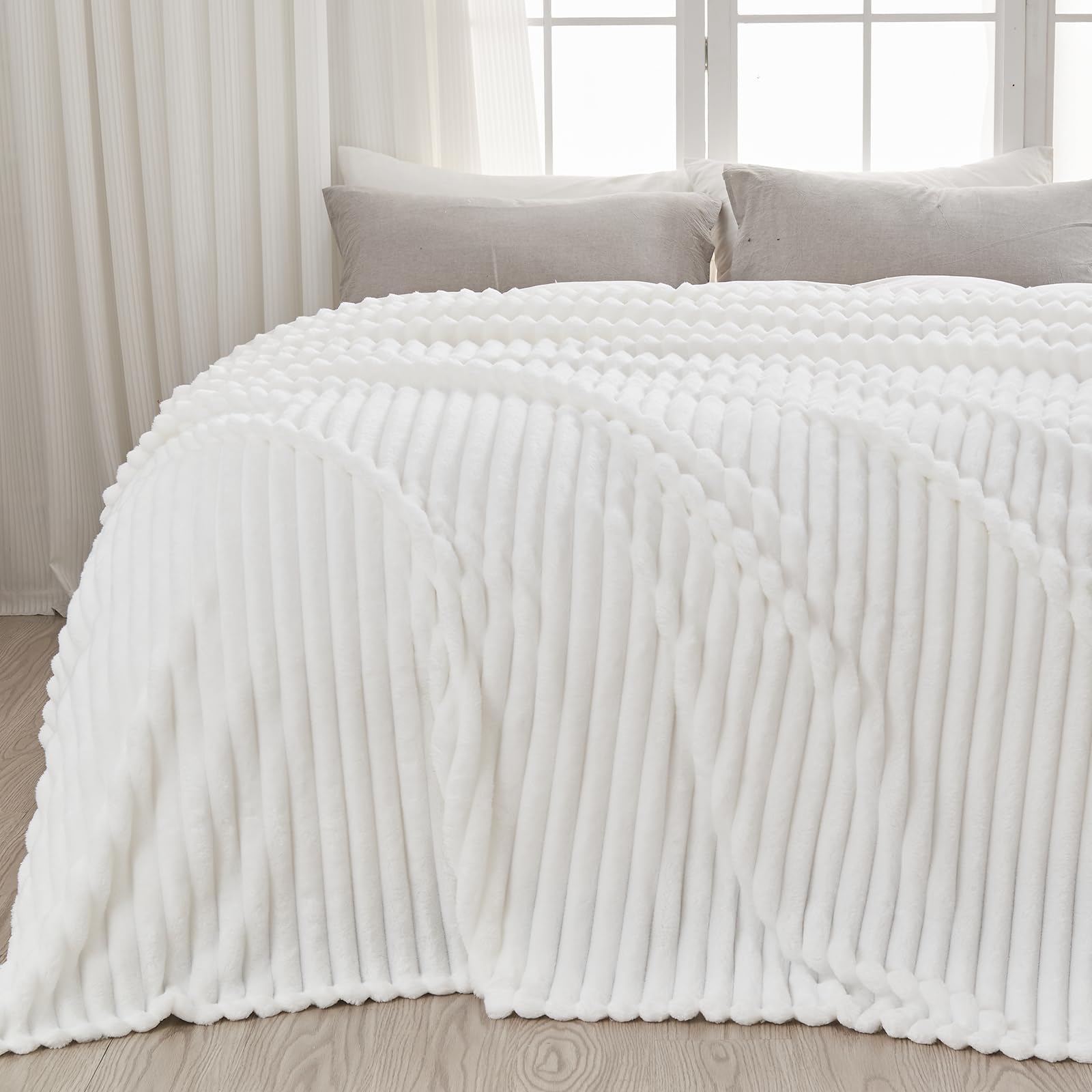 NEWCOSPLAY Super Soft King Blanket White Premium Silky Flannel Fleece 3D Ribbed Jacquard Lightweight Bed Blanket All Season Use (White Ribbed, King(90